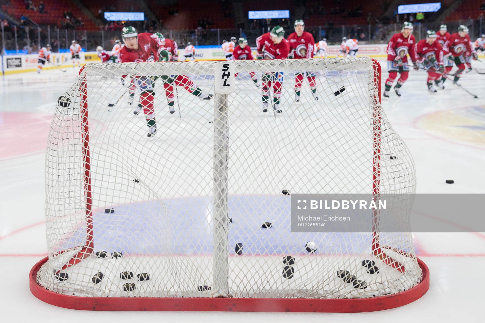 Frölunda värmer upp innan ishockeymatchen i SHL mellan