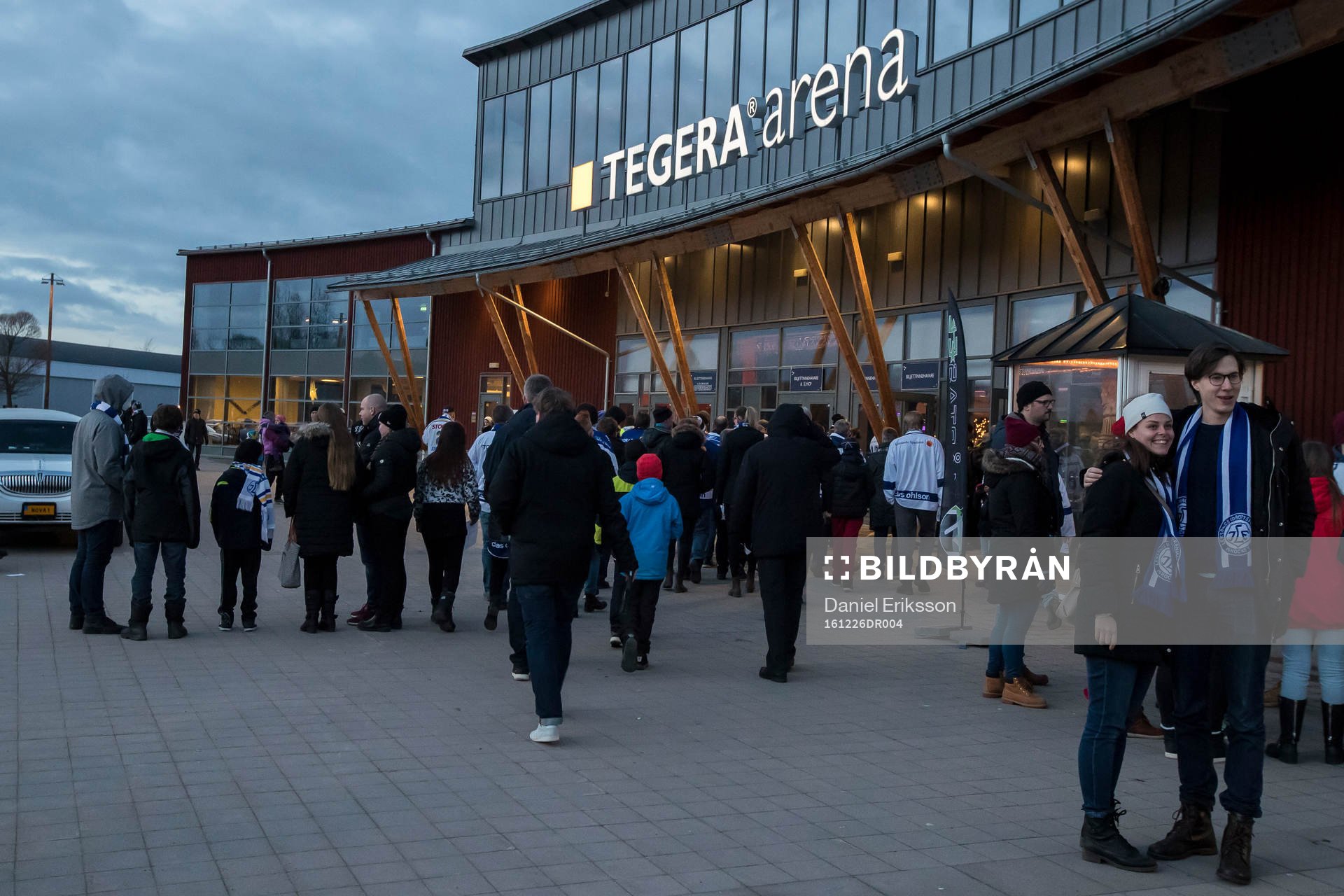Exteriör Tegera Arena innan ishockeymatchen i SHL mellan