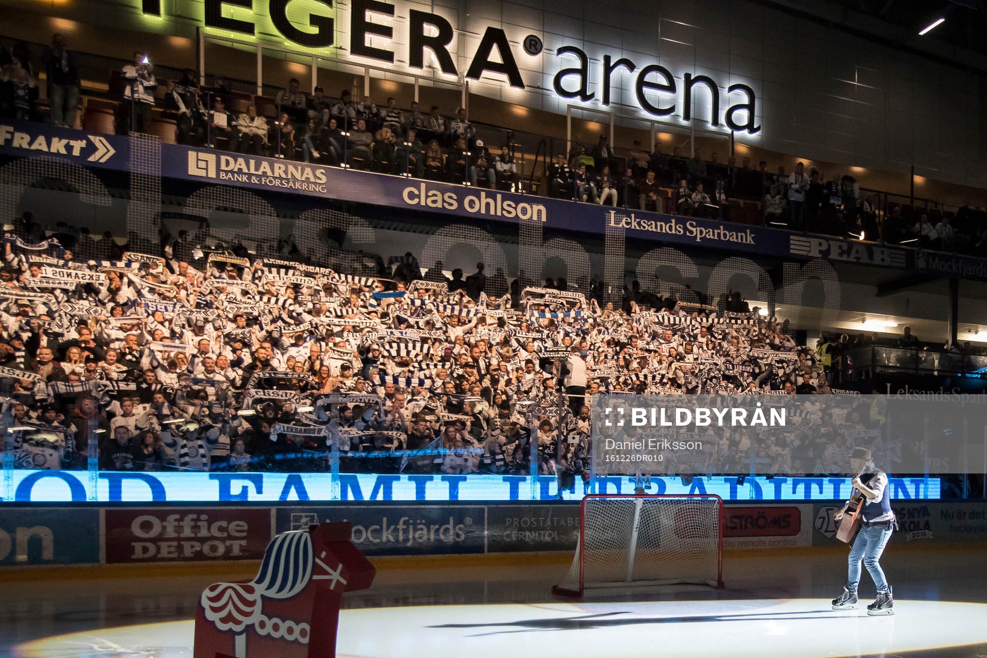 Leksands superstars och Stiko Per Larsson spelar innan