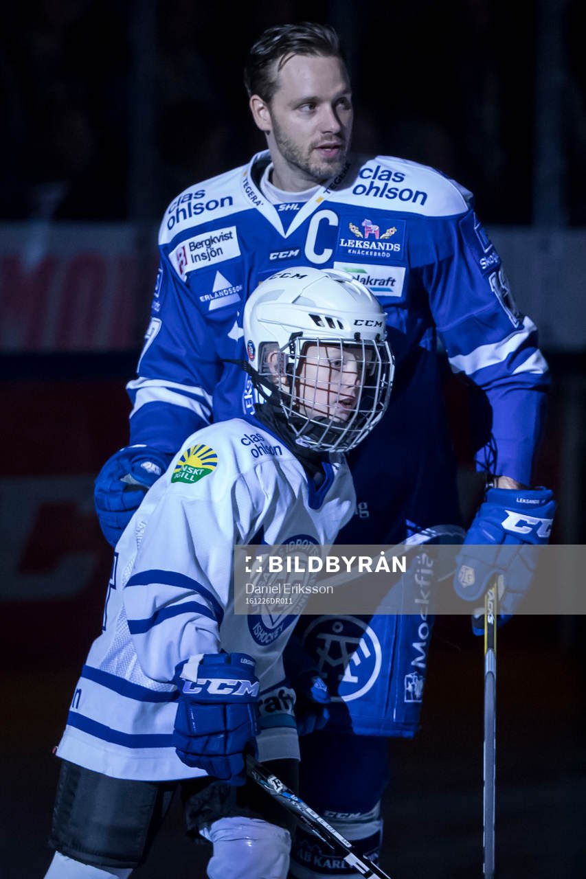 Matchens knatte Gustav Liss och Leksands Jesper Ollas