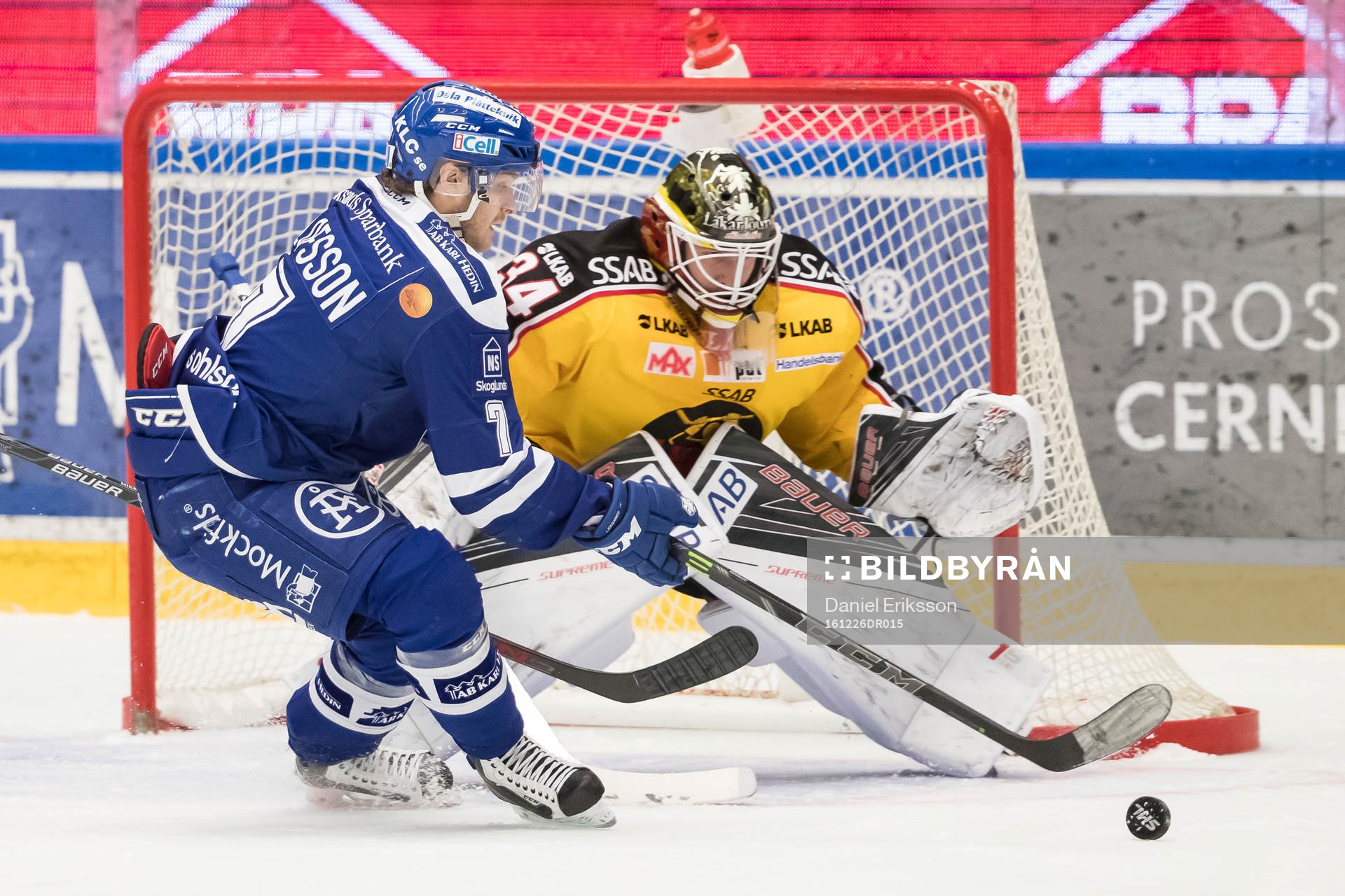chans för Leksands Johan Olofsson framför Luleås