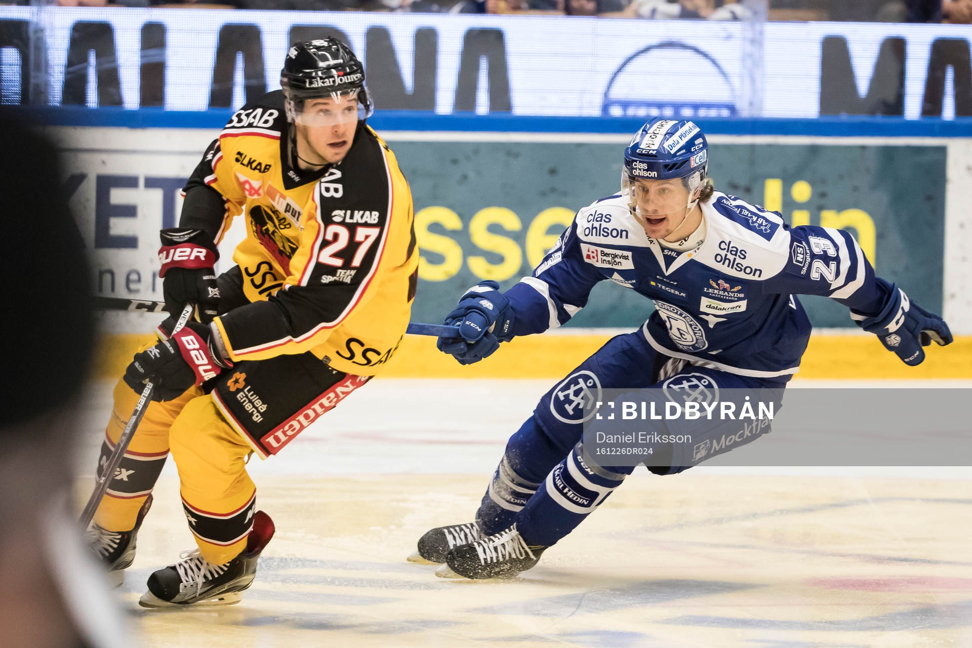 Leksands Sondre Olden jagar Luleås Brendan Mikkelson  i