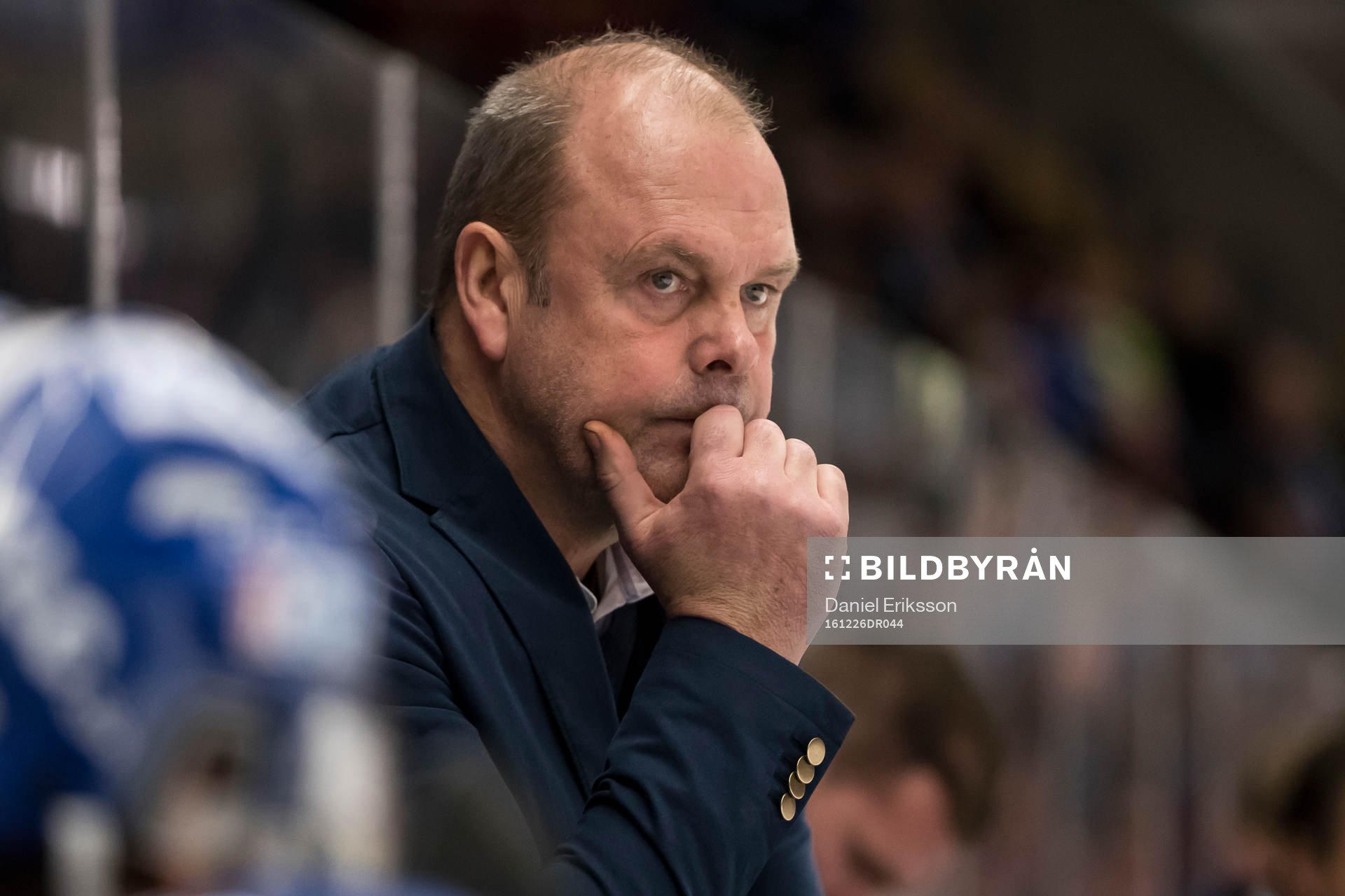 Leksands tränare Per-Erik Johnsson  i ishockeymatchen i