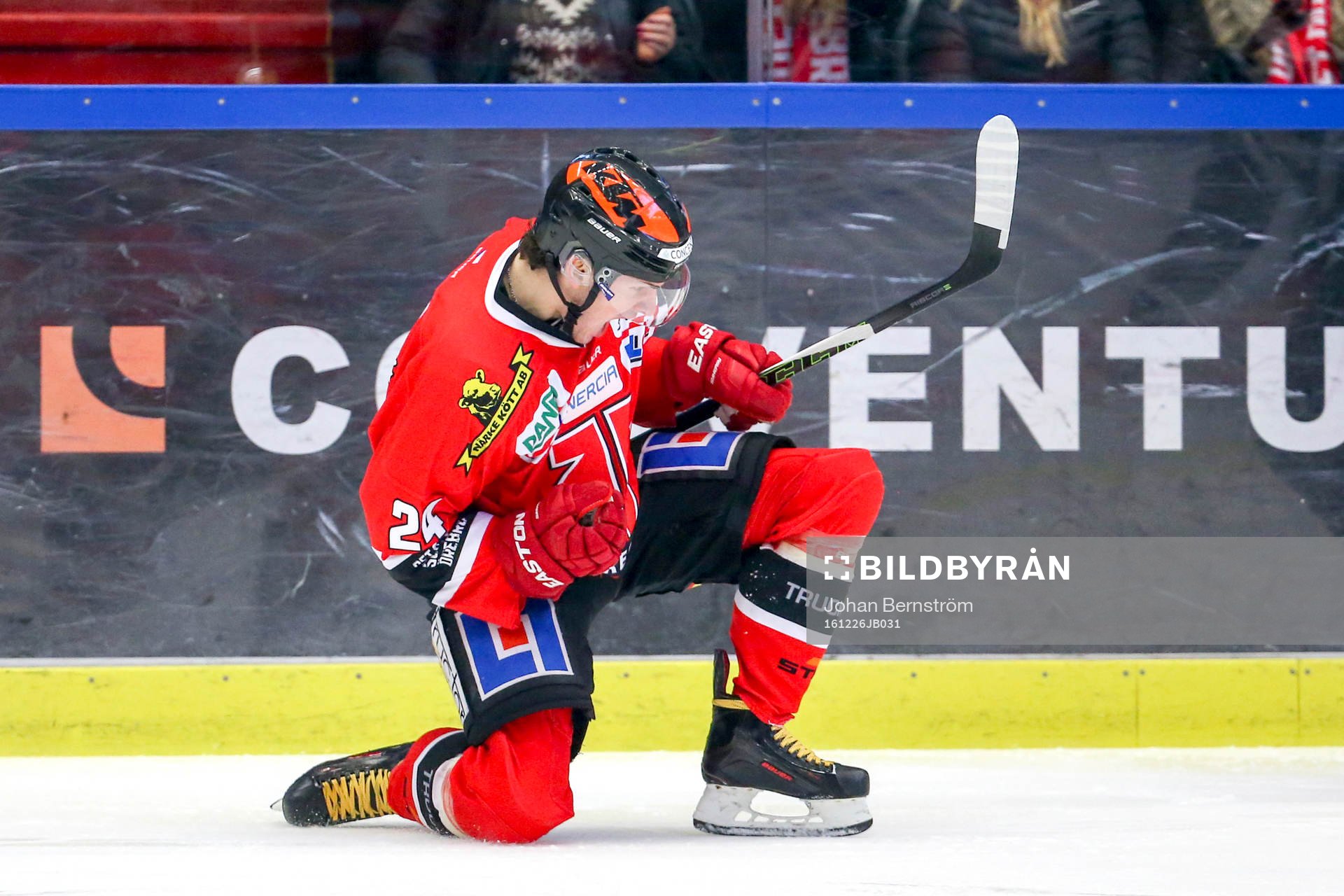 Örebros Petr Zamorsky jublar