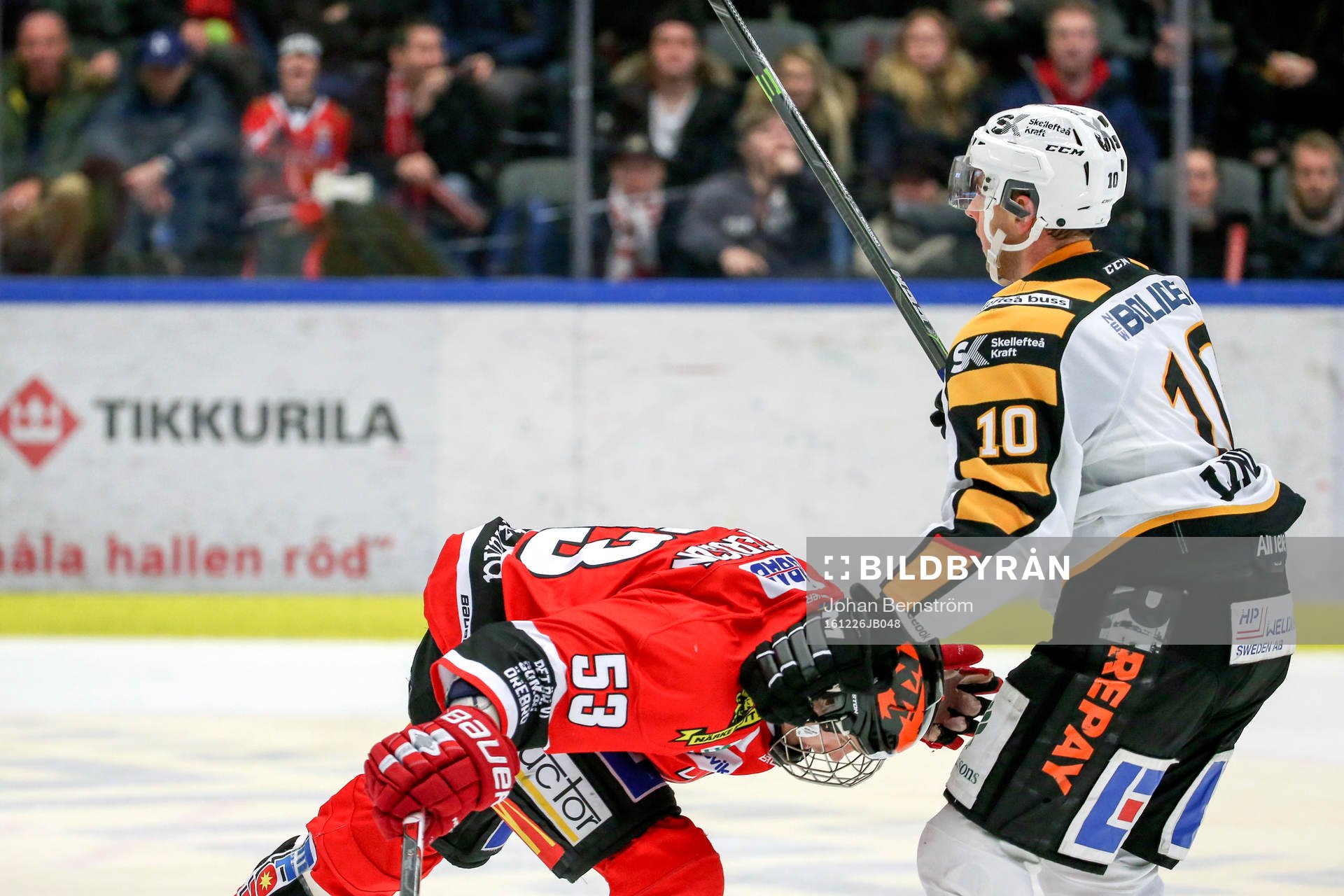 Skellefteås Joakim Lindström slår Örebros Bobbo