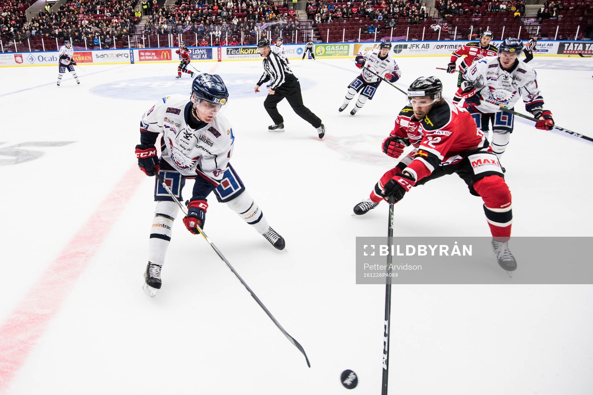 Linköpings Petter Hansson och Malmö Redhawks Andreas