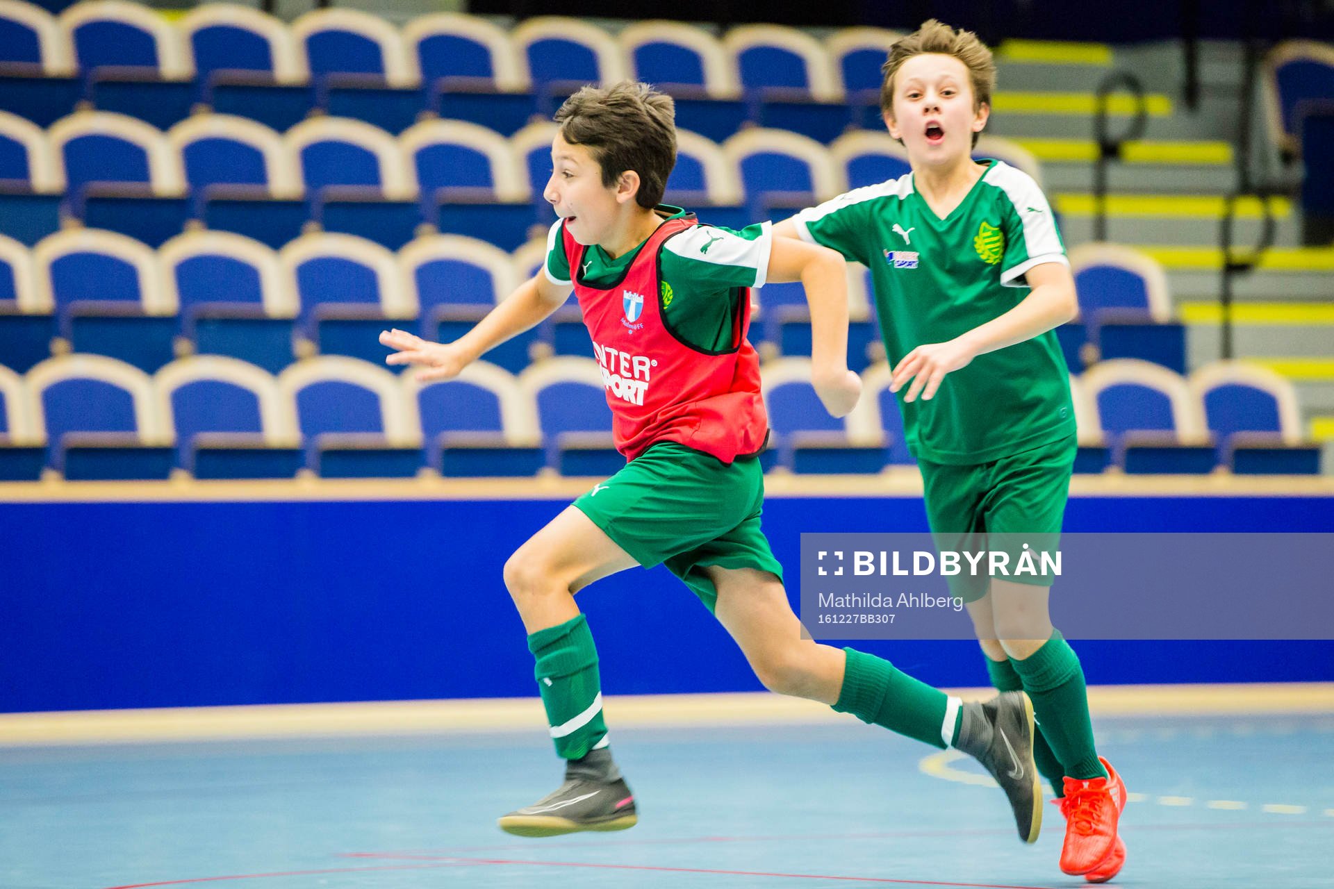 Spelare i BK Olympic jublar