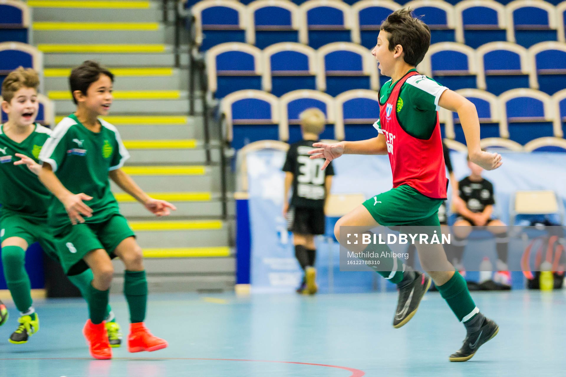Spelare i BK Olympic jublar