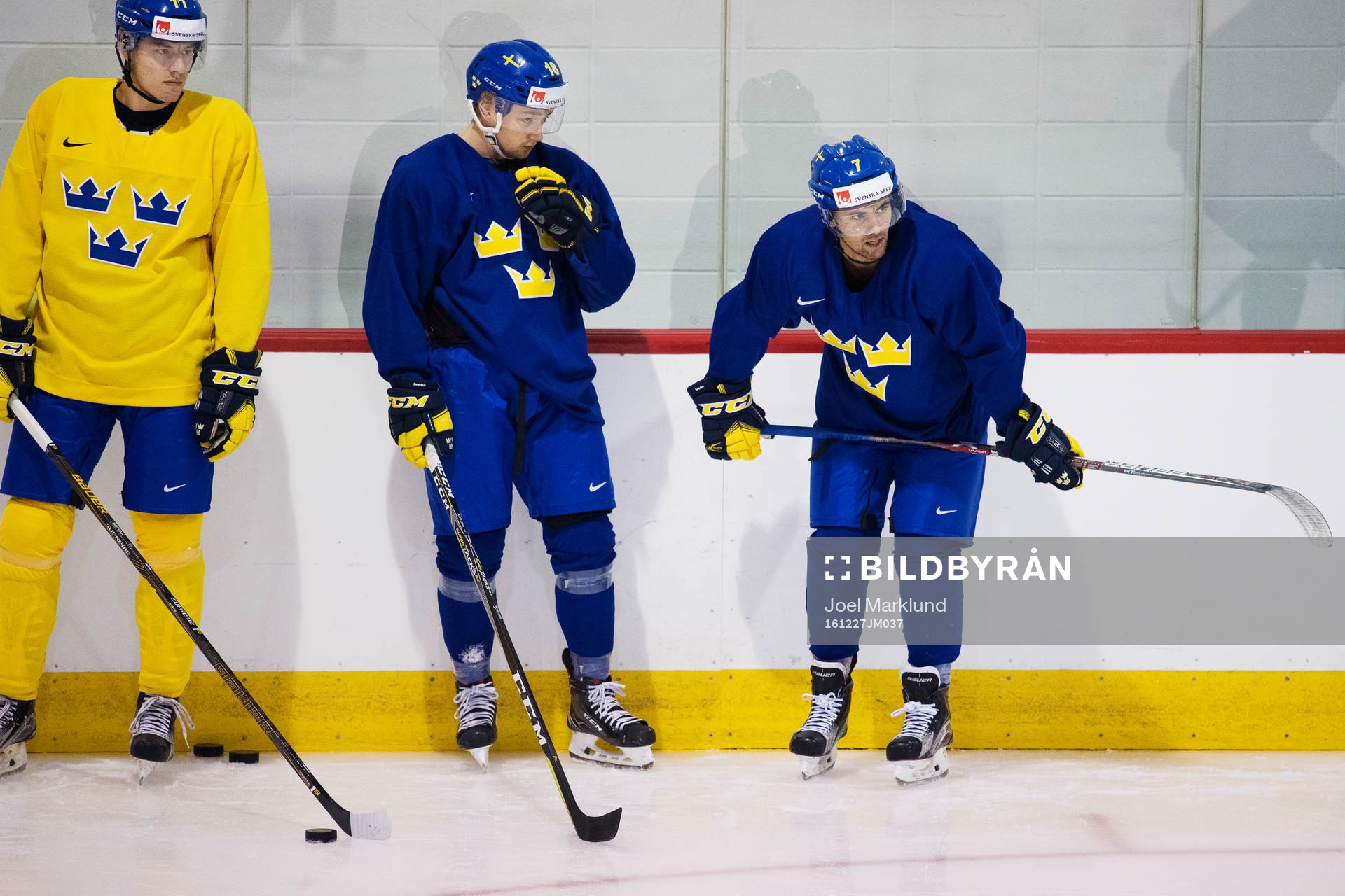Filip Ahl, Rasmus Asplund och Oliver Kylington på Sveriges