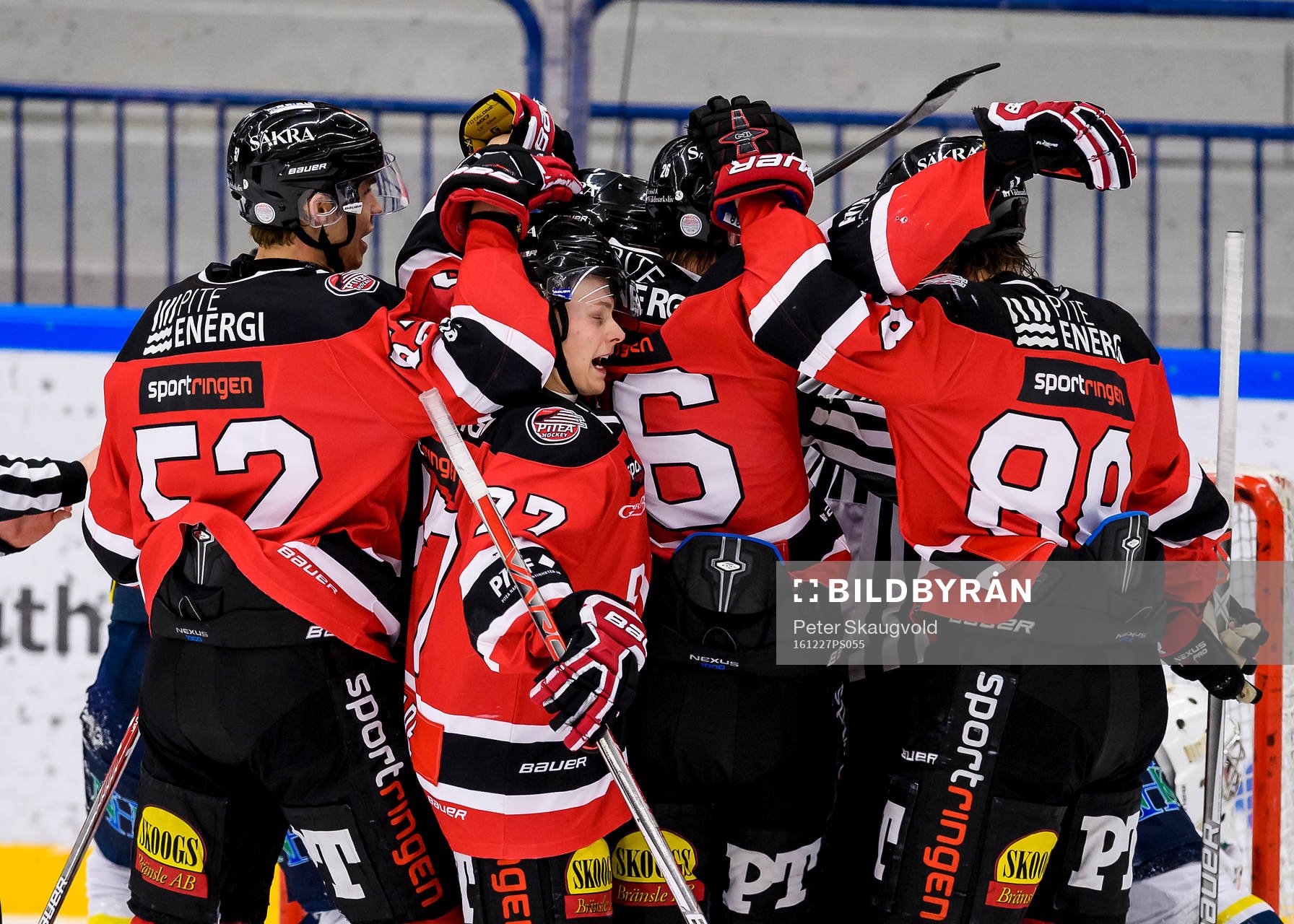 Piteås August Tornberg (v) och Isak Pantzare (m) jublar