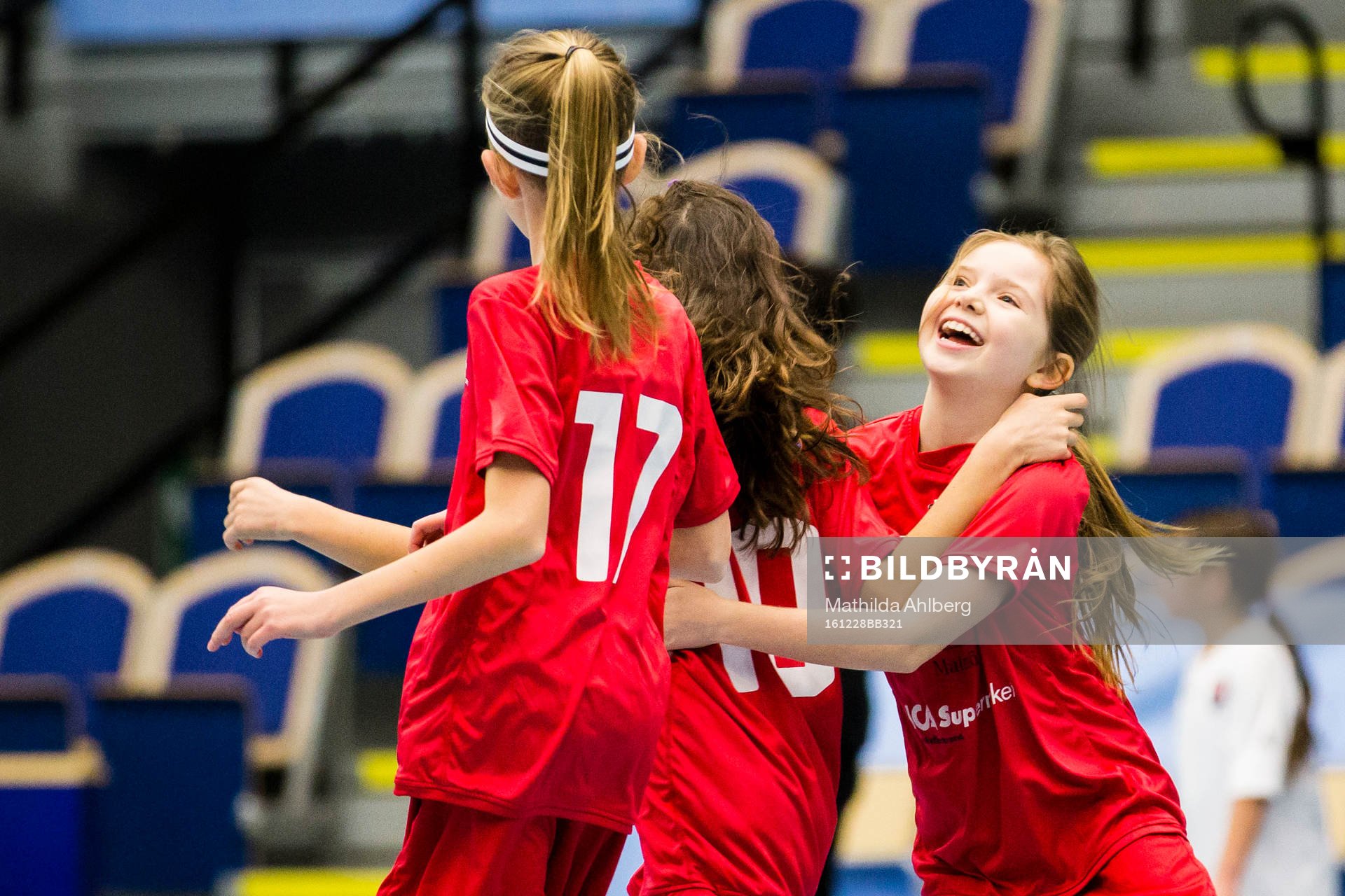 LB07s spelare jublar