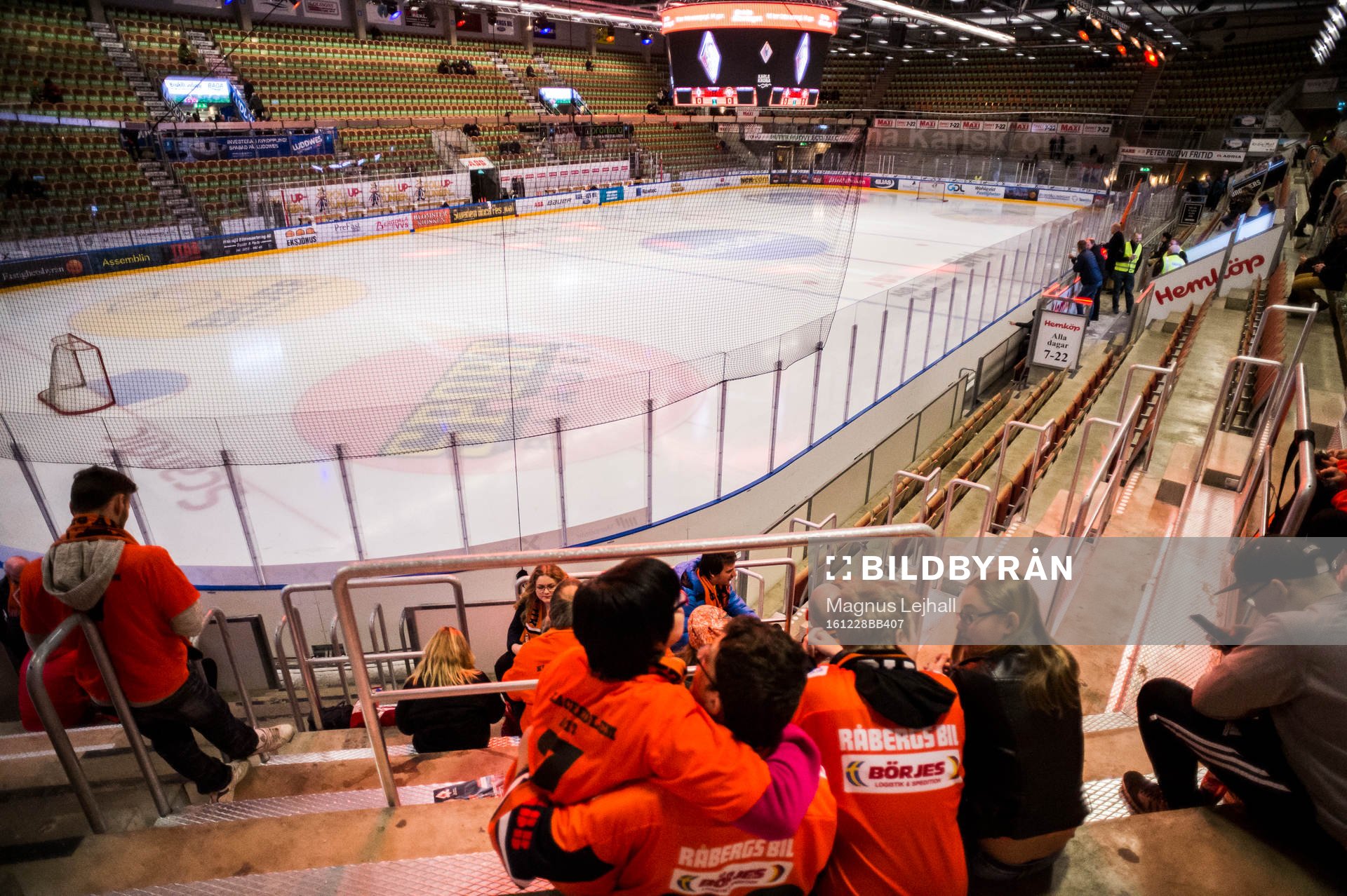 ABB Arena Rosenholm innan ishockeymatchen i SHL mellan