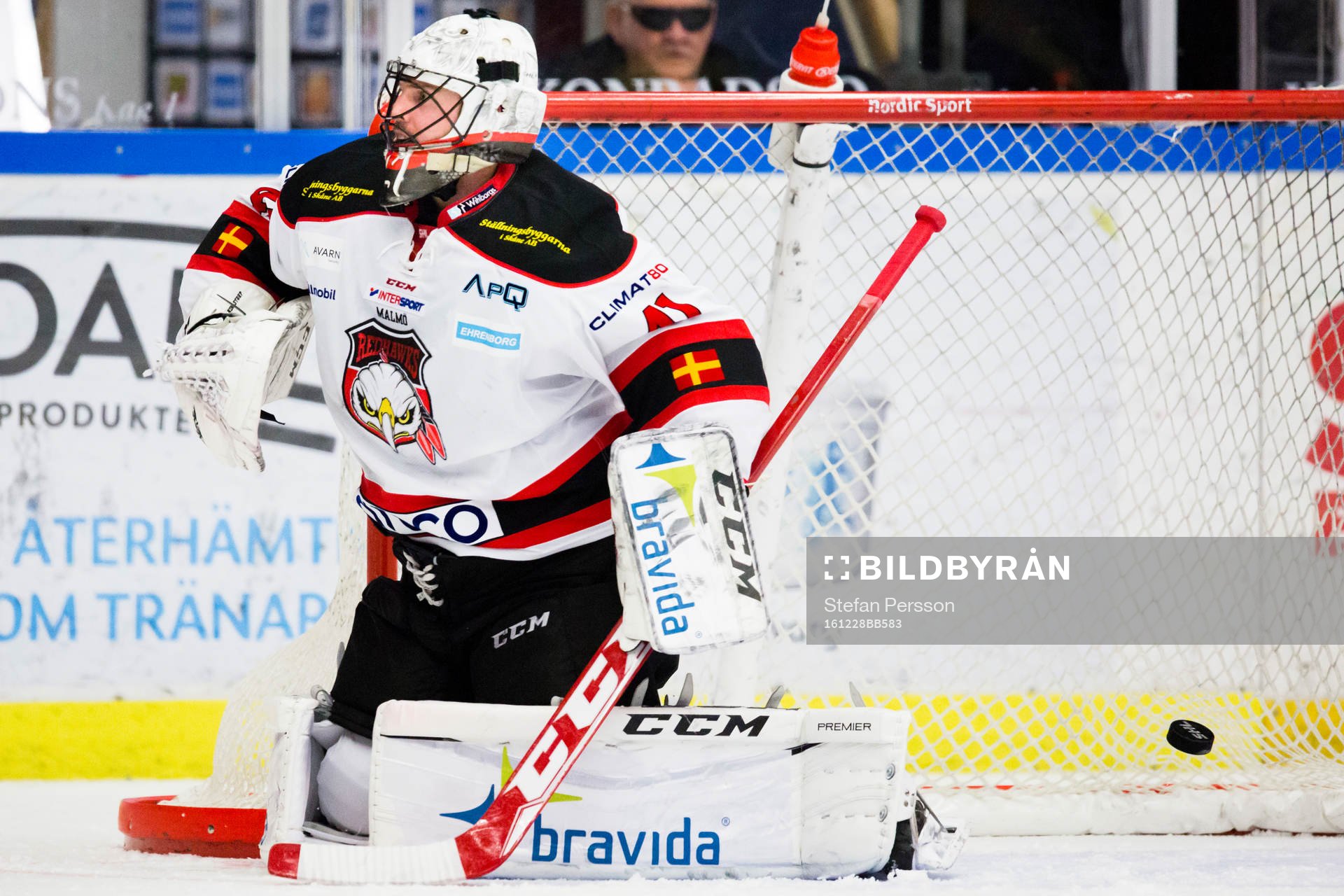 Malmö Redhawks målvakt Cristopher Nihlstorp släpper in