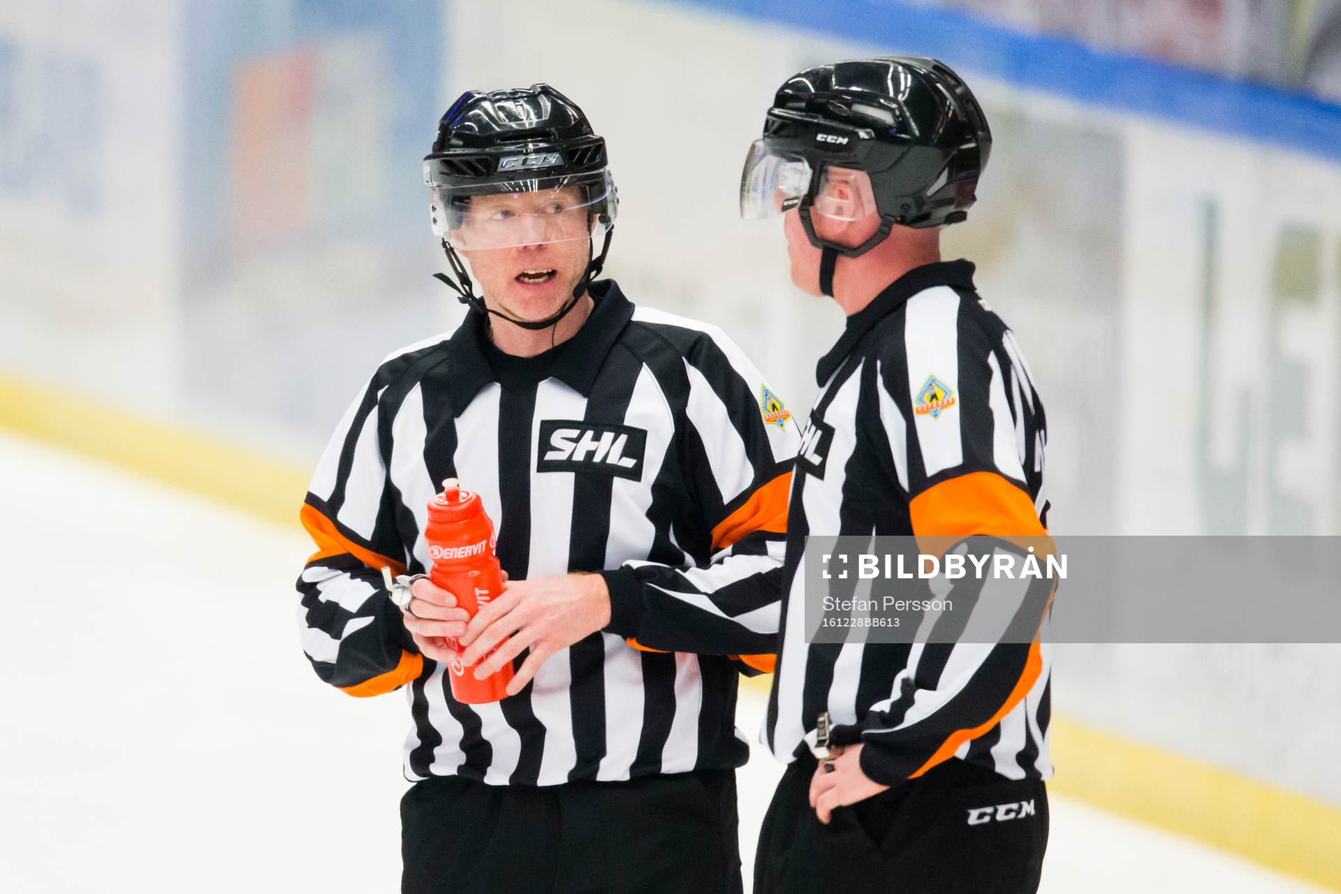 Domarna Pehr Claesson och Mikael Holm