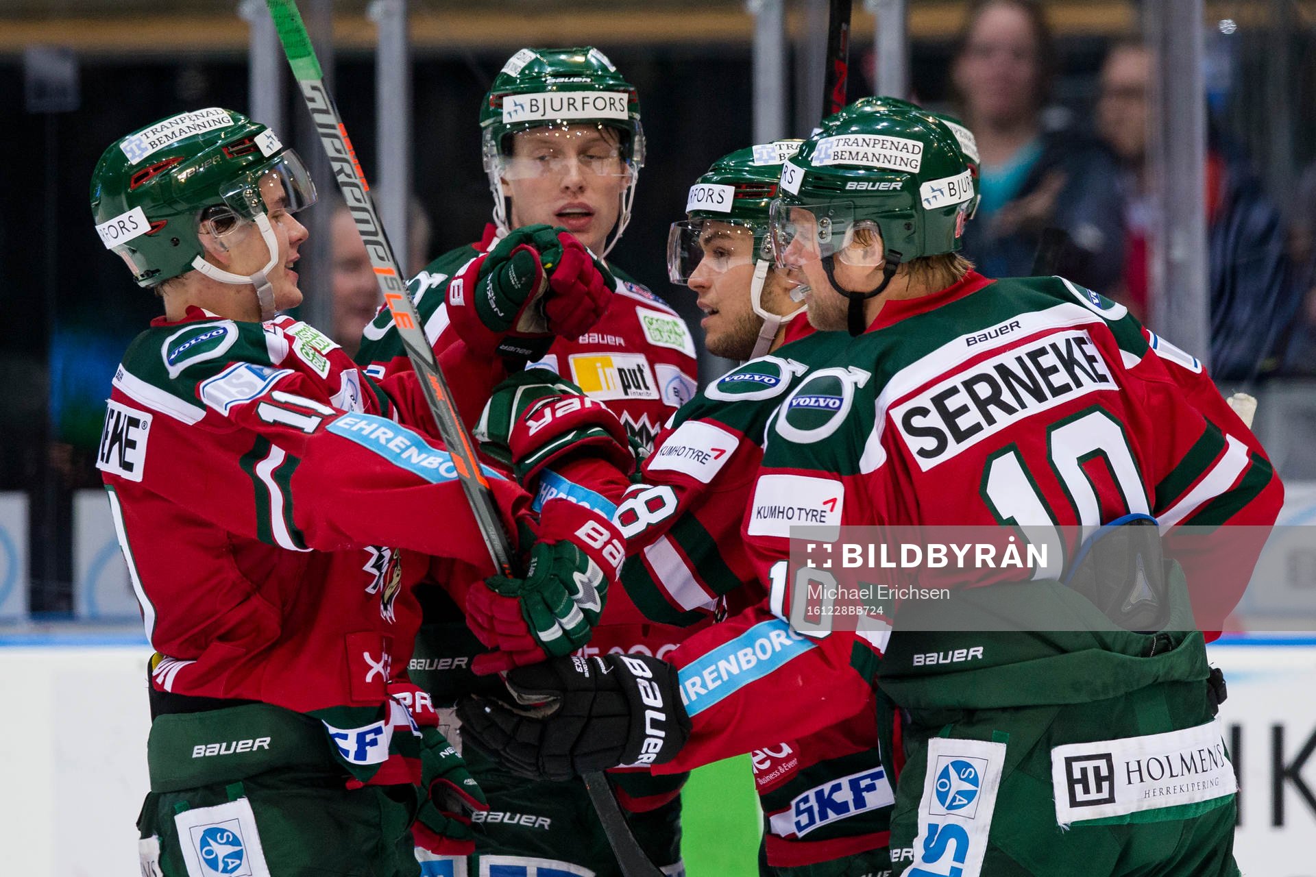 Frölundas Mattias Nörstebö jublar och omfamnas