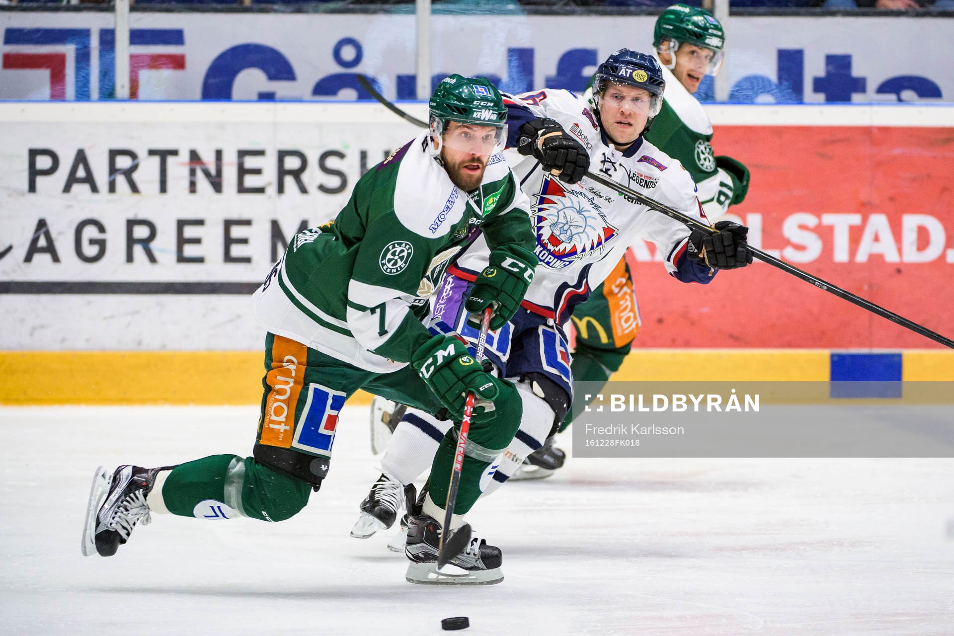 Färjestads Jonas Holös och Linköpings Mathis Olimb