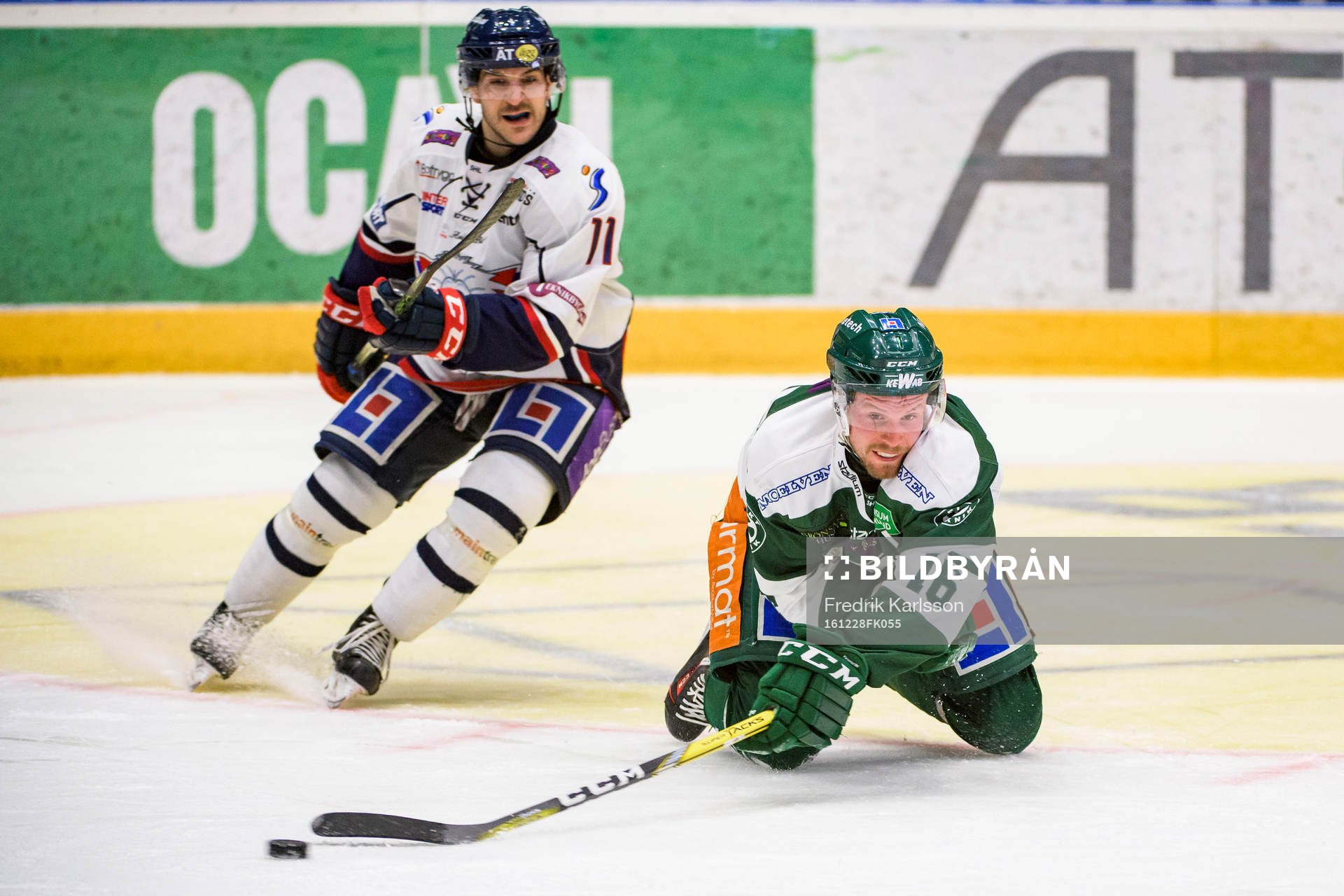 Linköpings Garret Roe och Färjestads Alexander Johansson