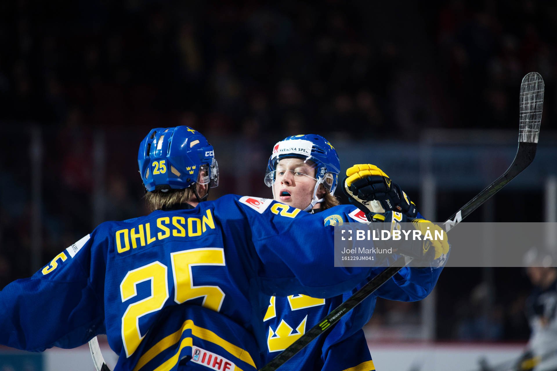 Sveriges Sebastian Ohlsson och Alexander Nylander jublar