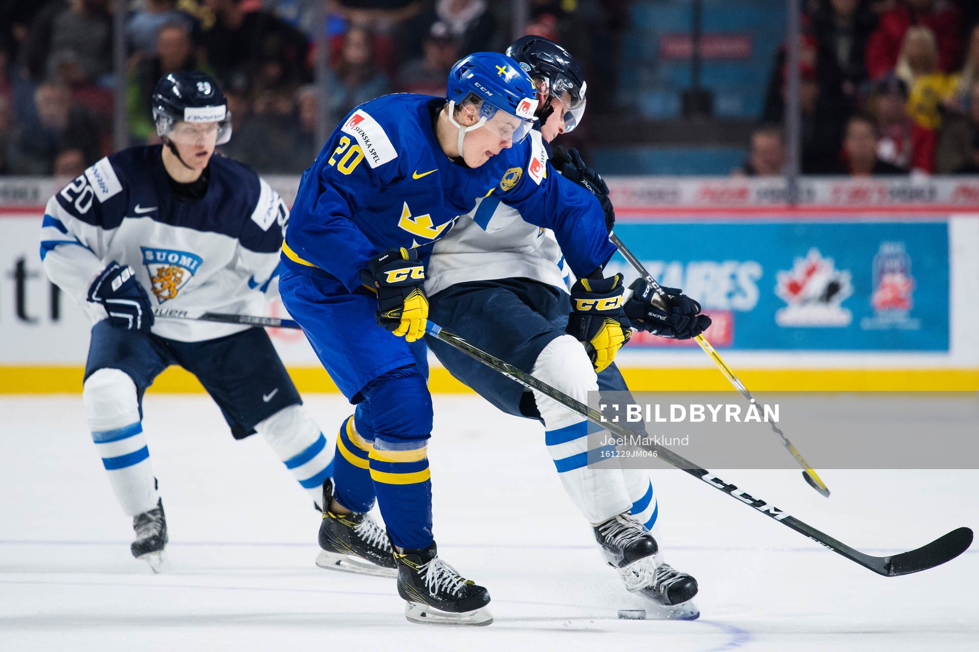 Sveriges Joel Eriksson Ek drar i Finlands Juuso Välimäki