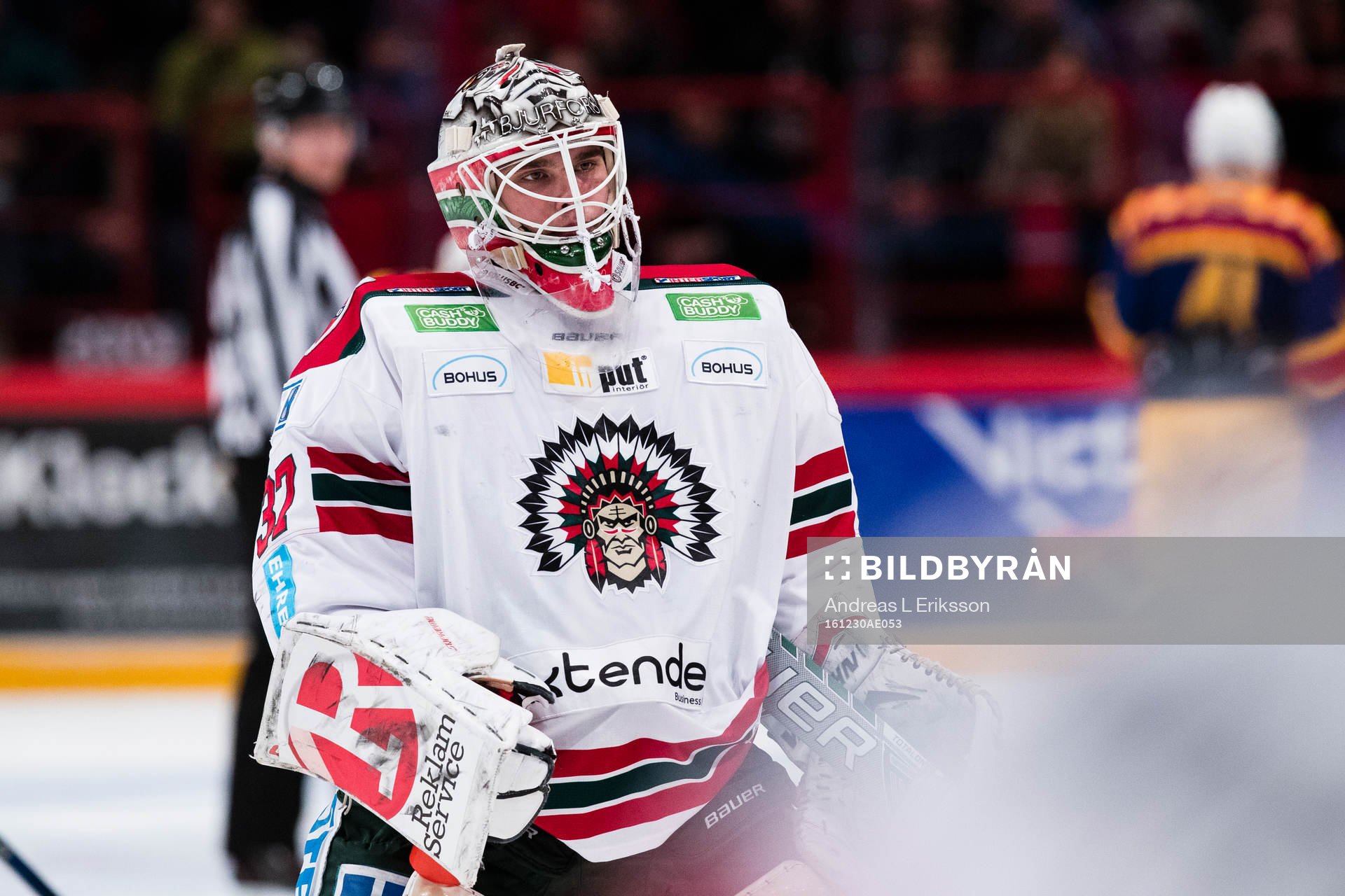 Frölundas målvakt Johan Gustafsson ser deppig ut
