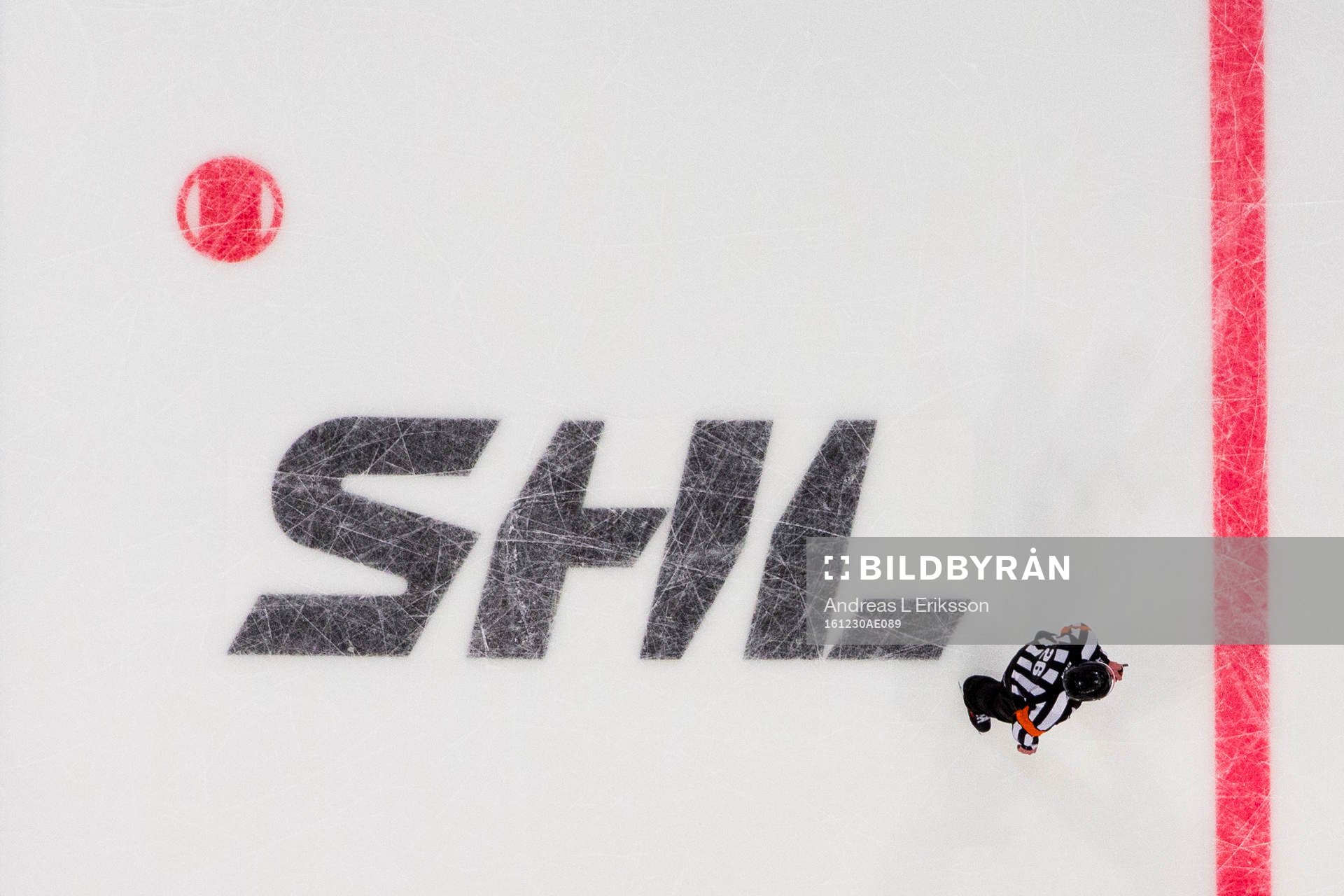 Domare Aleksi Rantala på isen