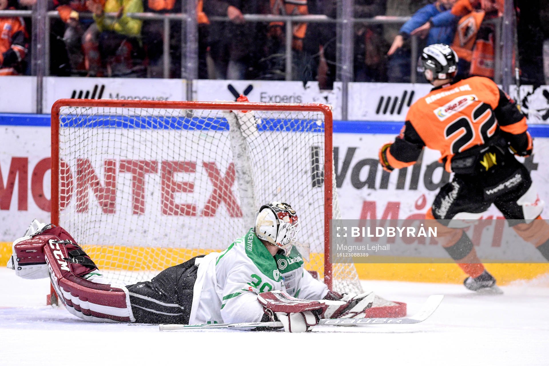 Karlskronas Alexander Bergström har gjort 3-2 bakom