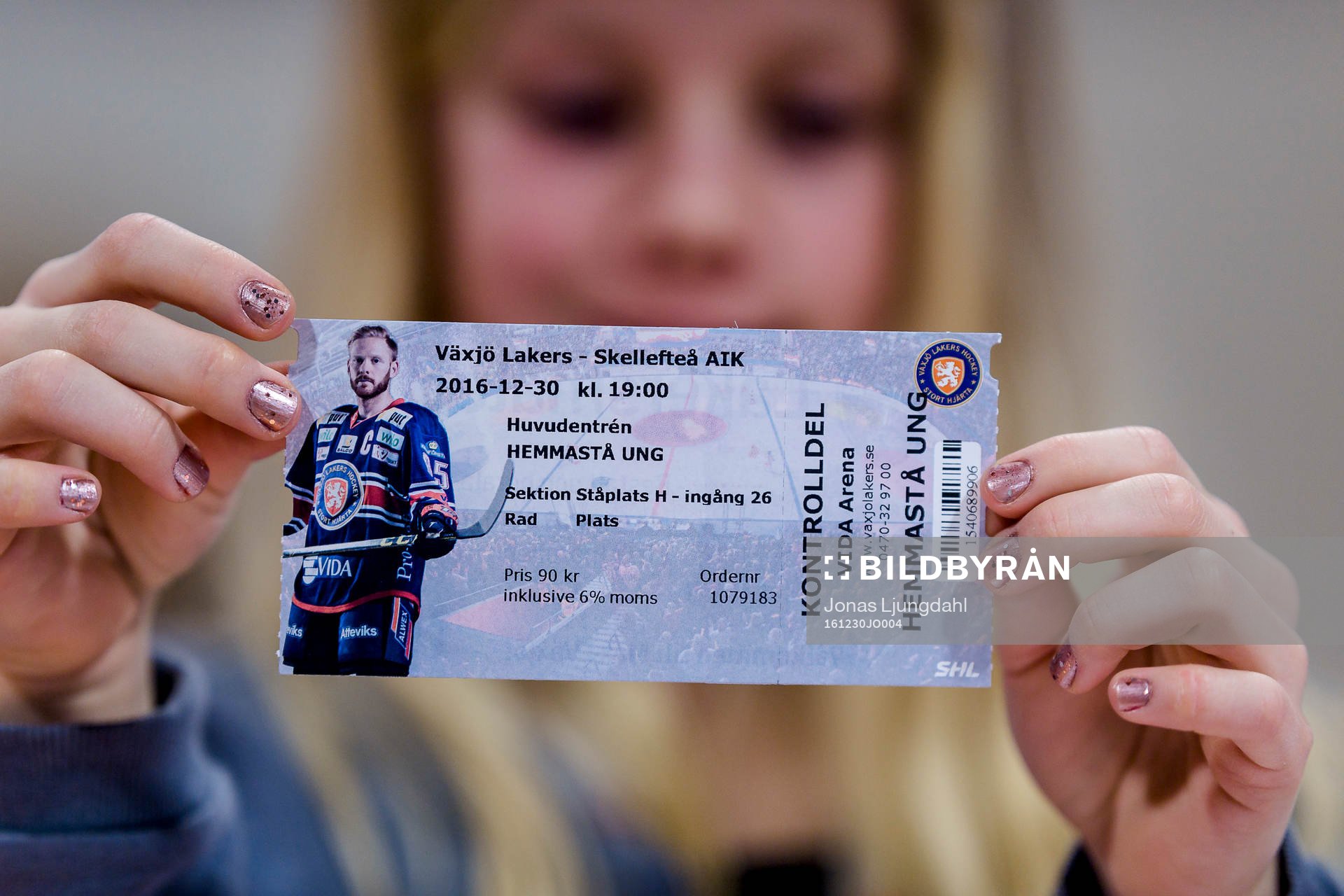 Matchbiljett före ishockeymatchen i SHL mellan Växjö och