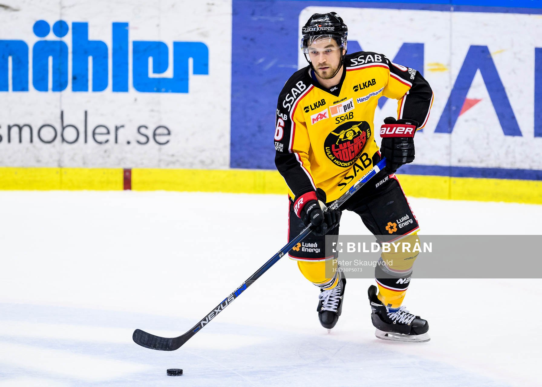 Luleås Craig Schira med pucken