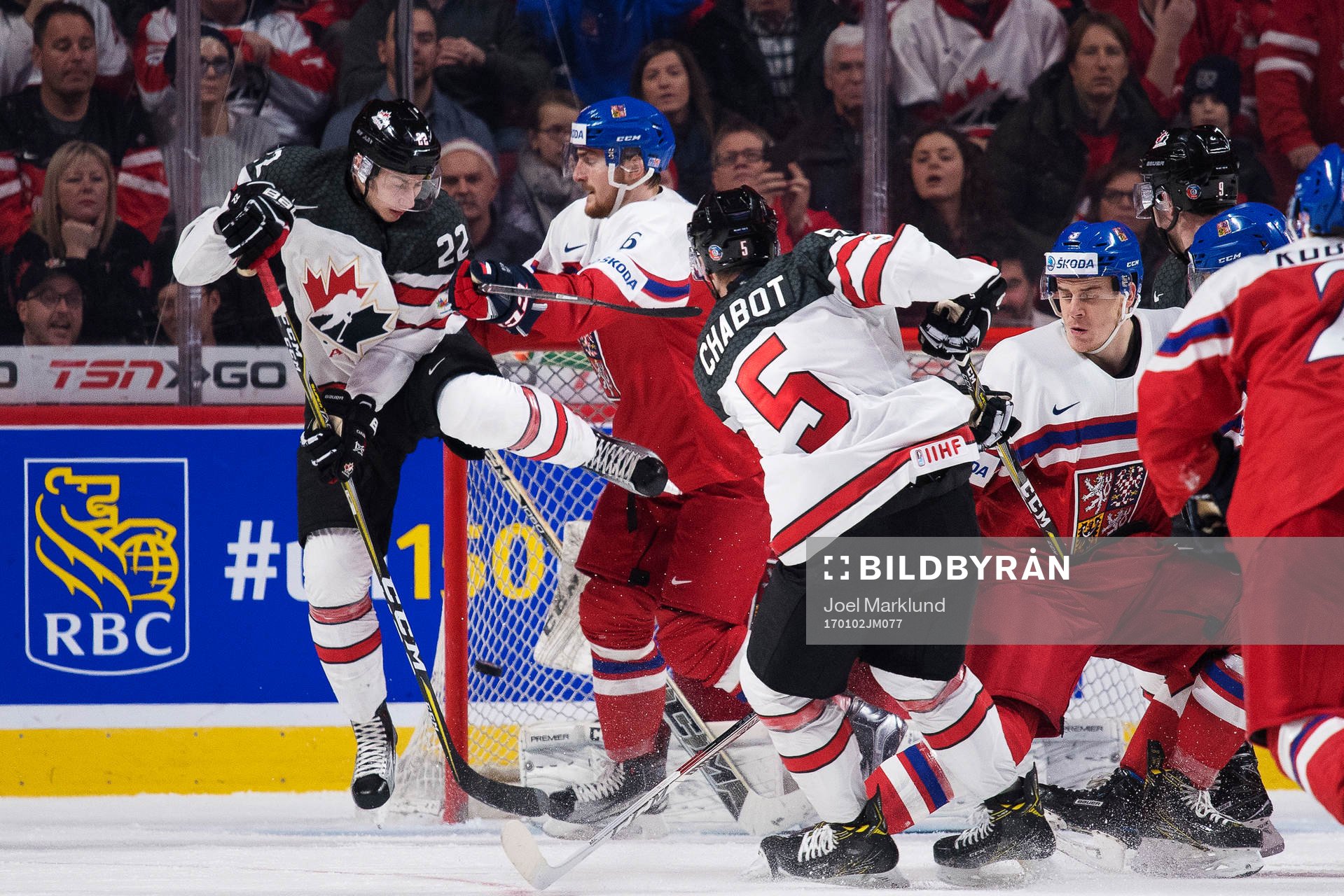 Kanadas Thomas Chabot (nr 5) skjuter in 3-2