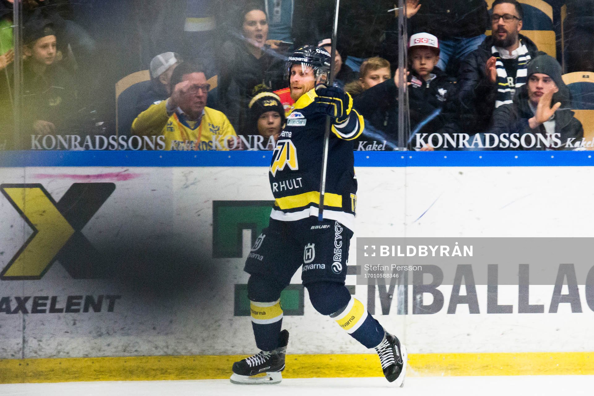 s Mattias Tedenby jublar
