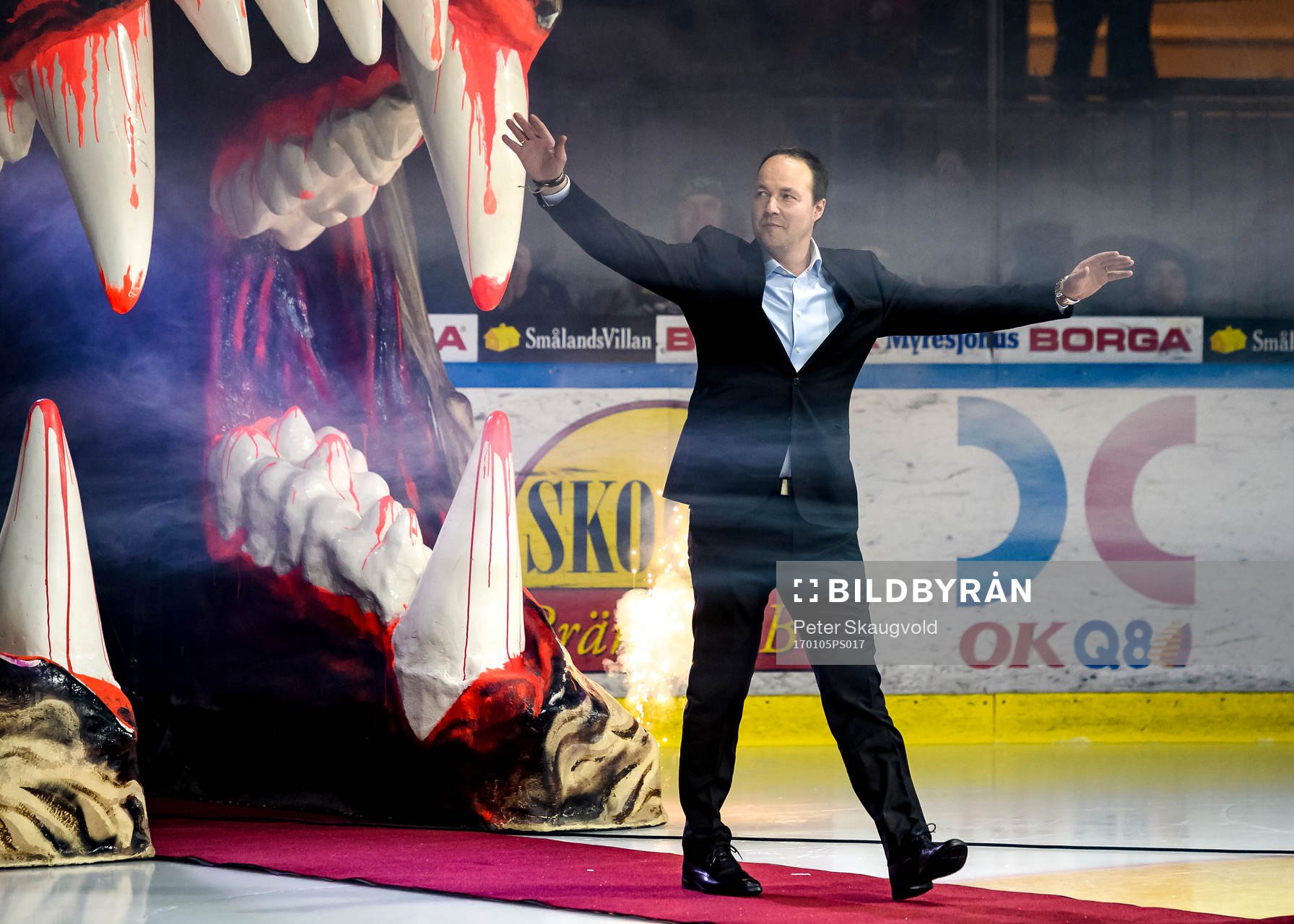 Roger Åkerström hyllas med en tröjceremoni