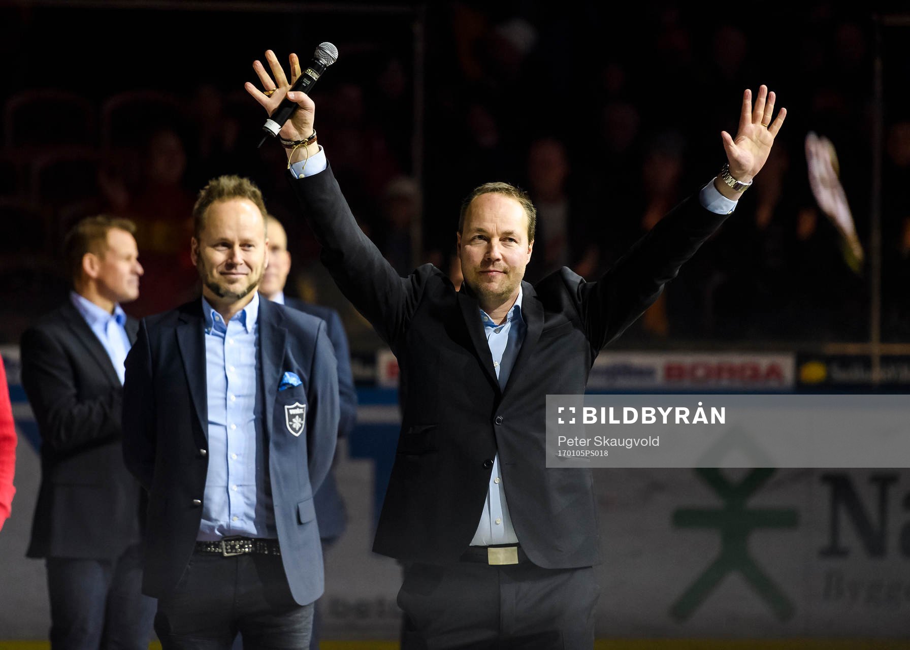 Roger Åkerström hyllas med en tröjceremoni