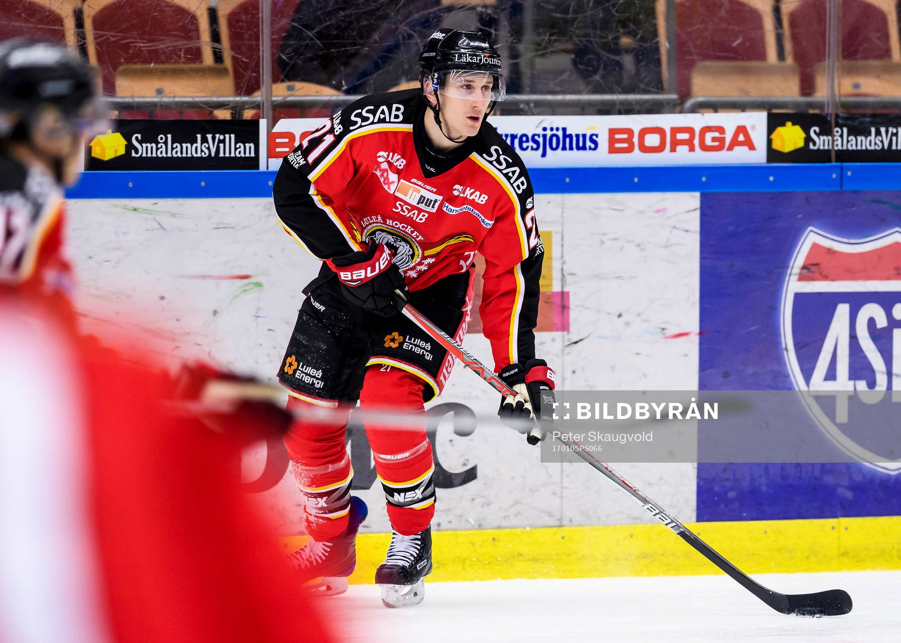 Luleås Bill Sweatt med pucken