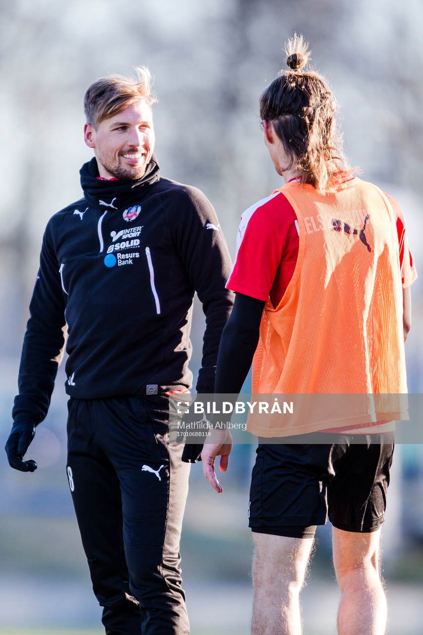 Helsingborgs Martin Christensen i diskussion med Jesper