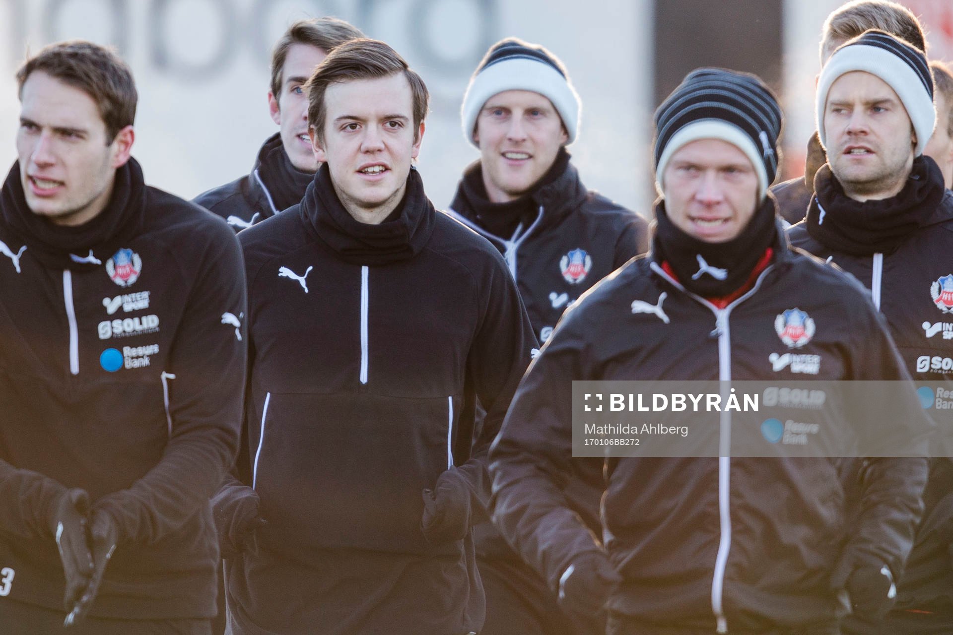 Helsingborgs spelare trupp joggar med Alexander