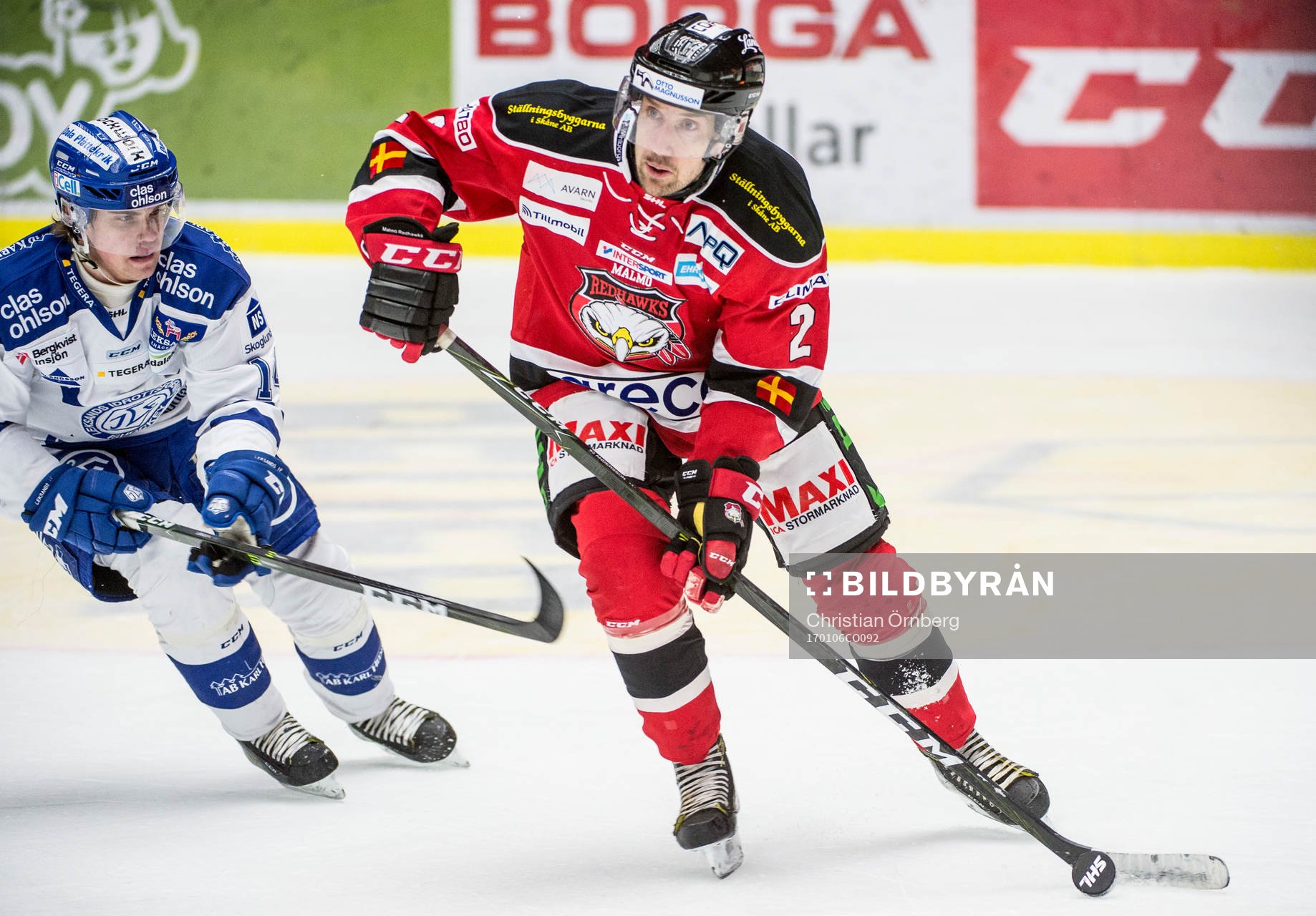 Malmö Redhawks Erik Andersson med pucken