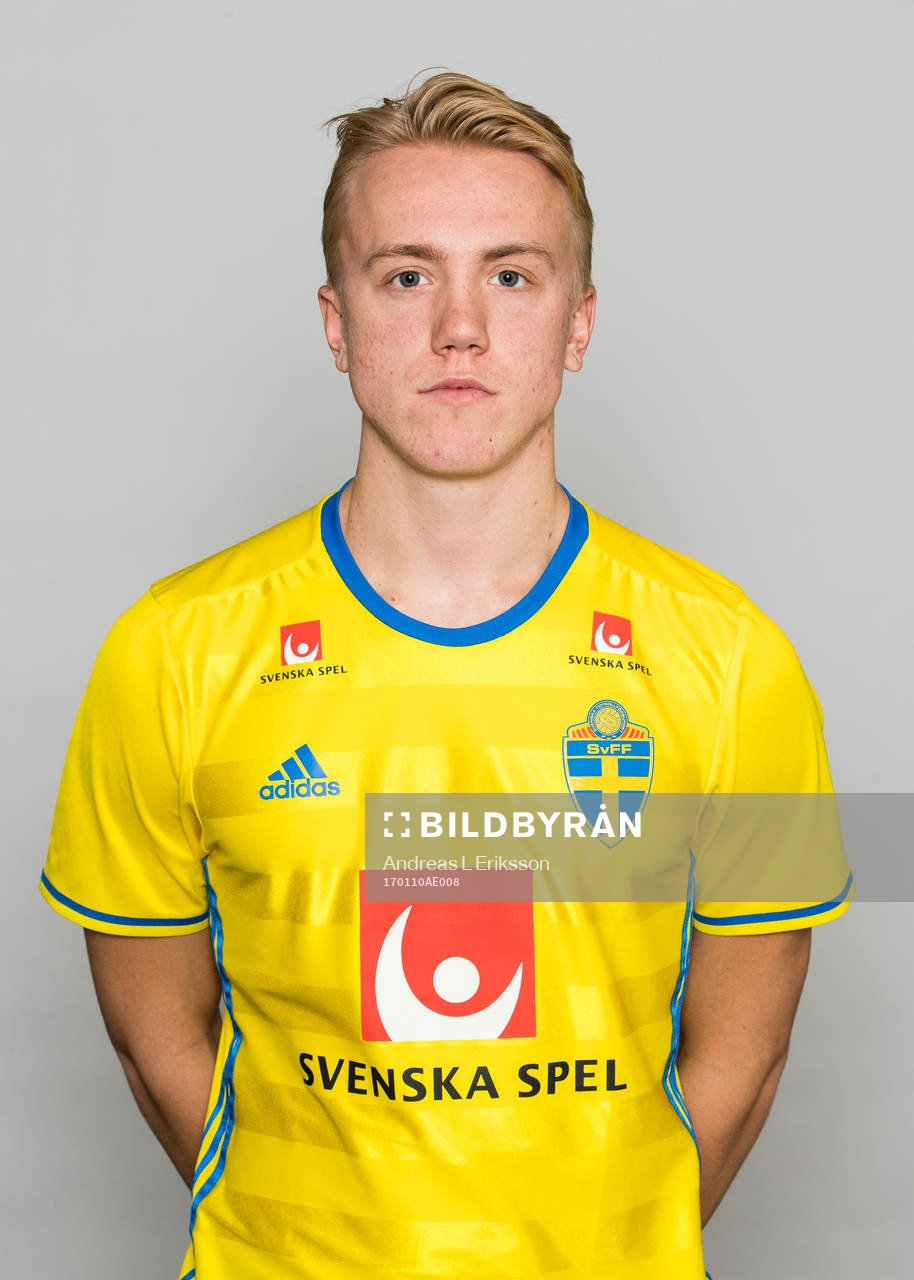 Isac Lidberg i P19/98-landslaget poserar för ett porträtt den 10 januari 2017 i Stockholm. 