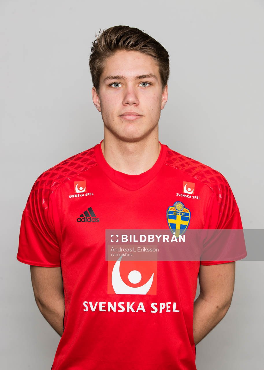 Kalle Joelsson i P19/98-landslaget poserar för ett porträtt den 10 januari 2017 i Stockholm. 