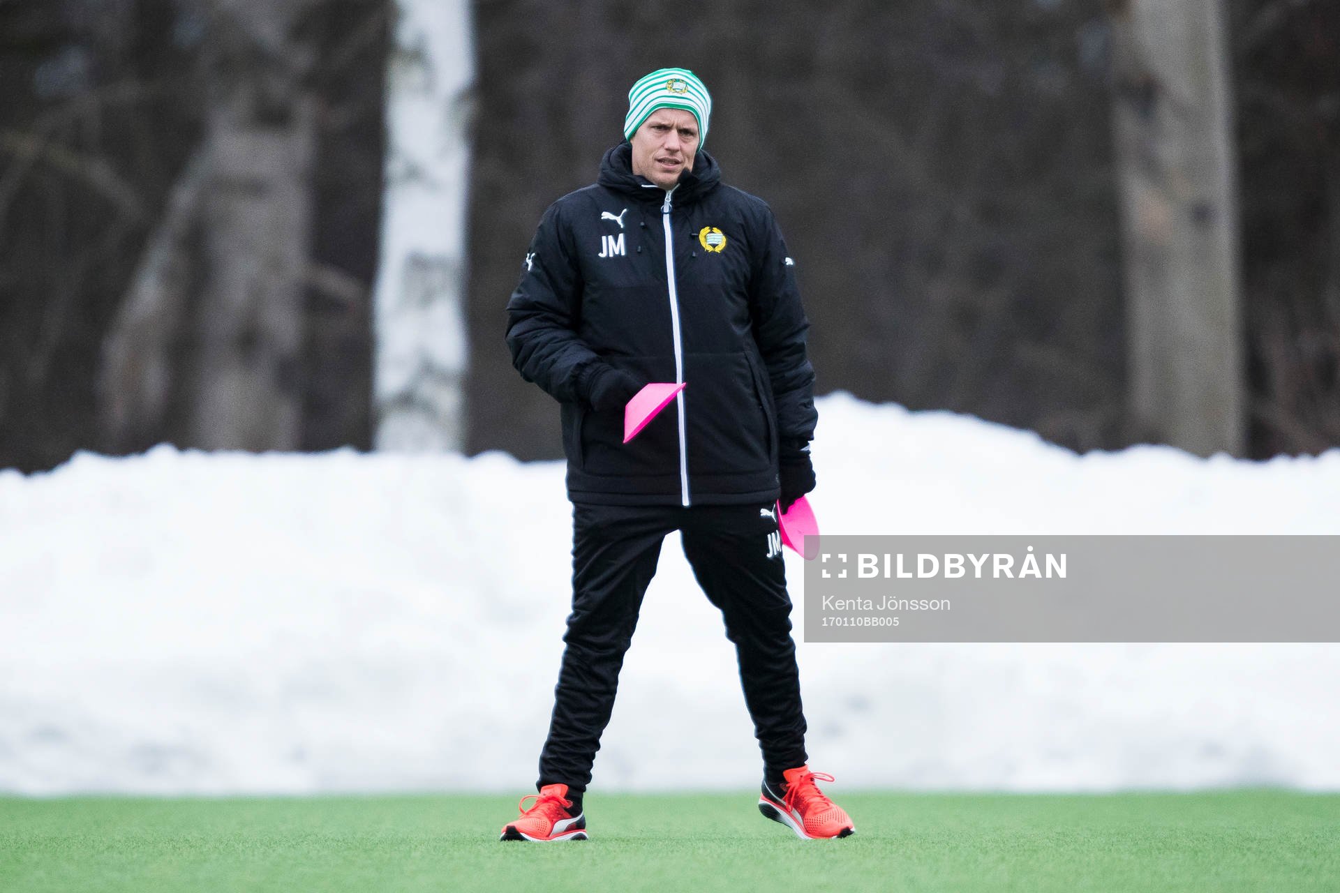 Hammarbys tränare Jakob Michelsen förbereder