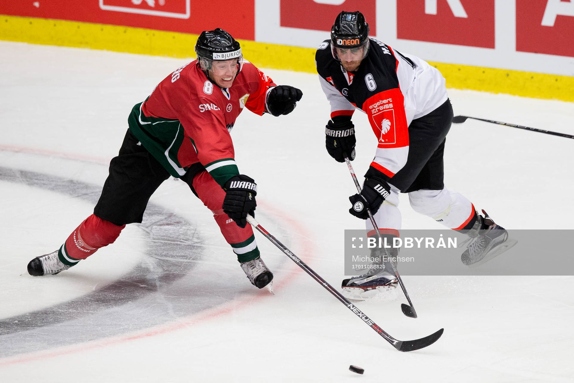 Frölundas John Nyberg och Fribourg-Gottérons Chris Rivera