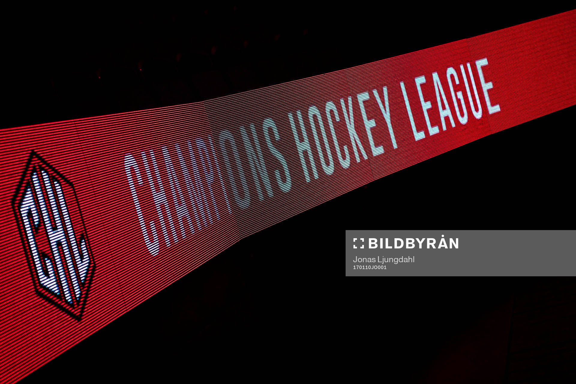 Reklamdisplay med CHL logo före ishockeymatchen i CHL