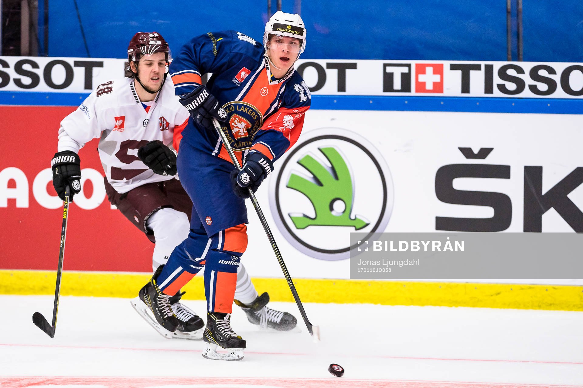 Växjös Ludwig Wistén jagas av Sparta Prags Martin Gernat