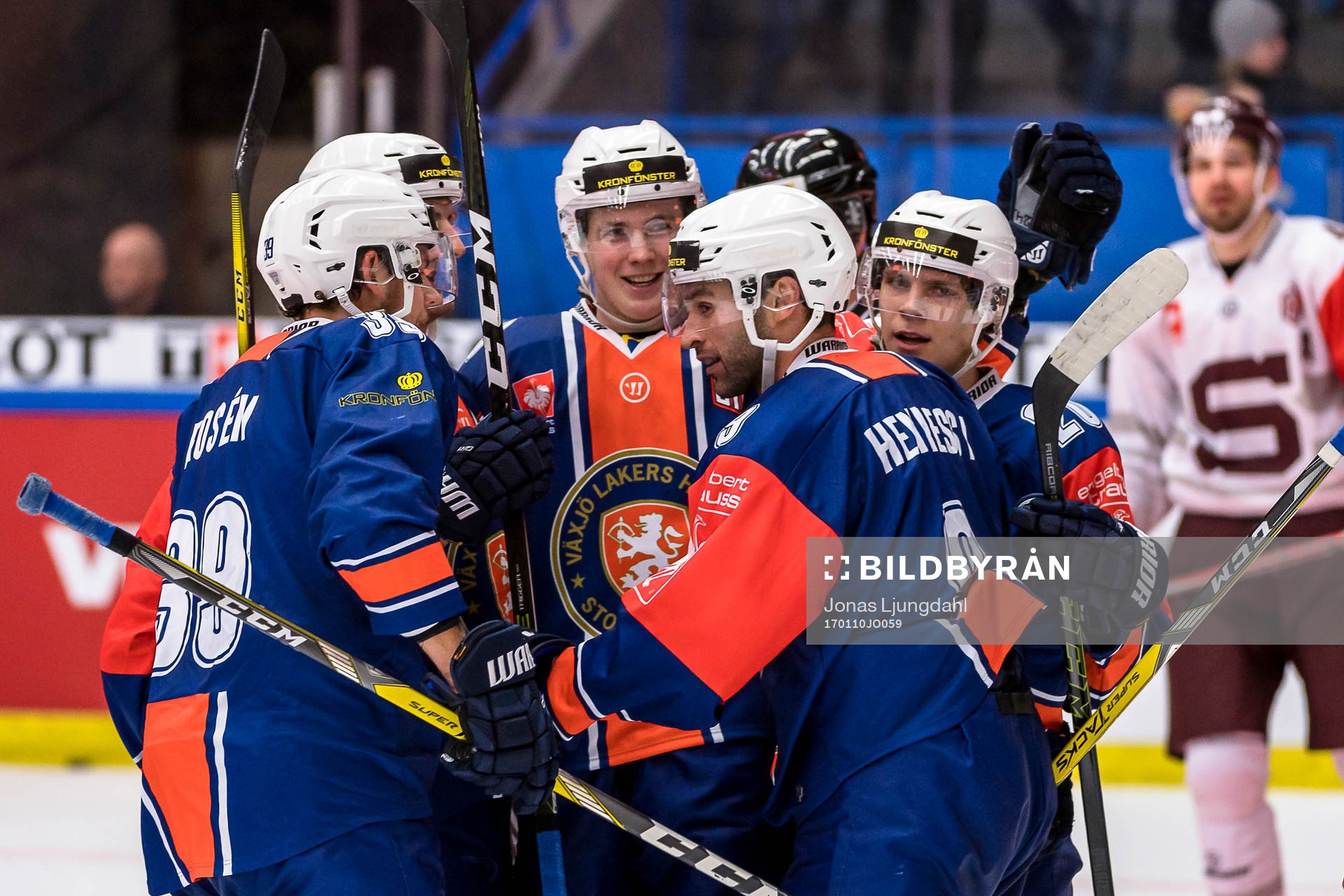 Växjös Josh Hennessy jublar