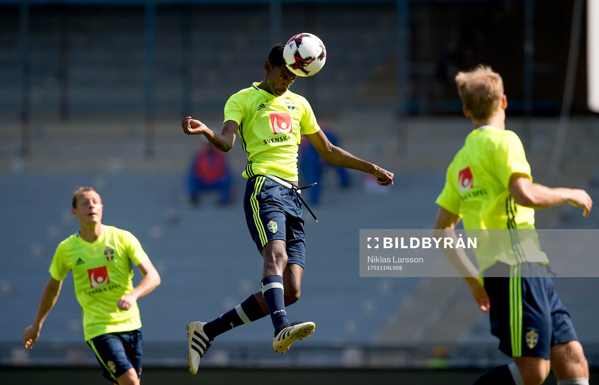 Sveriges Alexander Isak under en träning på det svenska fotbollslandslagets januariturné den 11 januari 2017 i Abu Dhabi. 