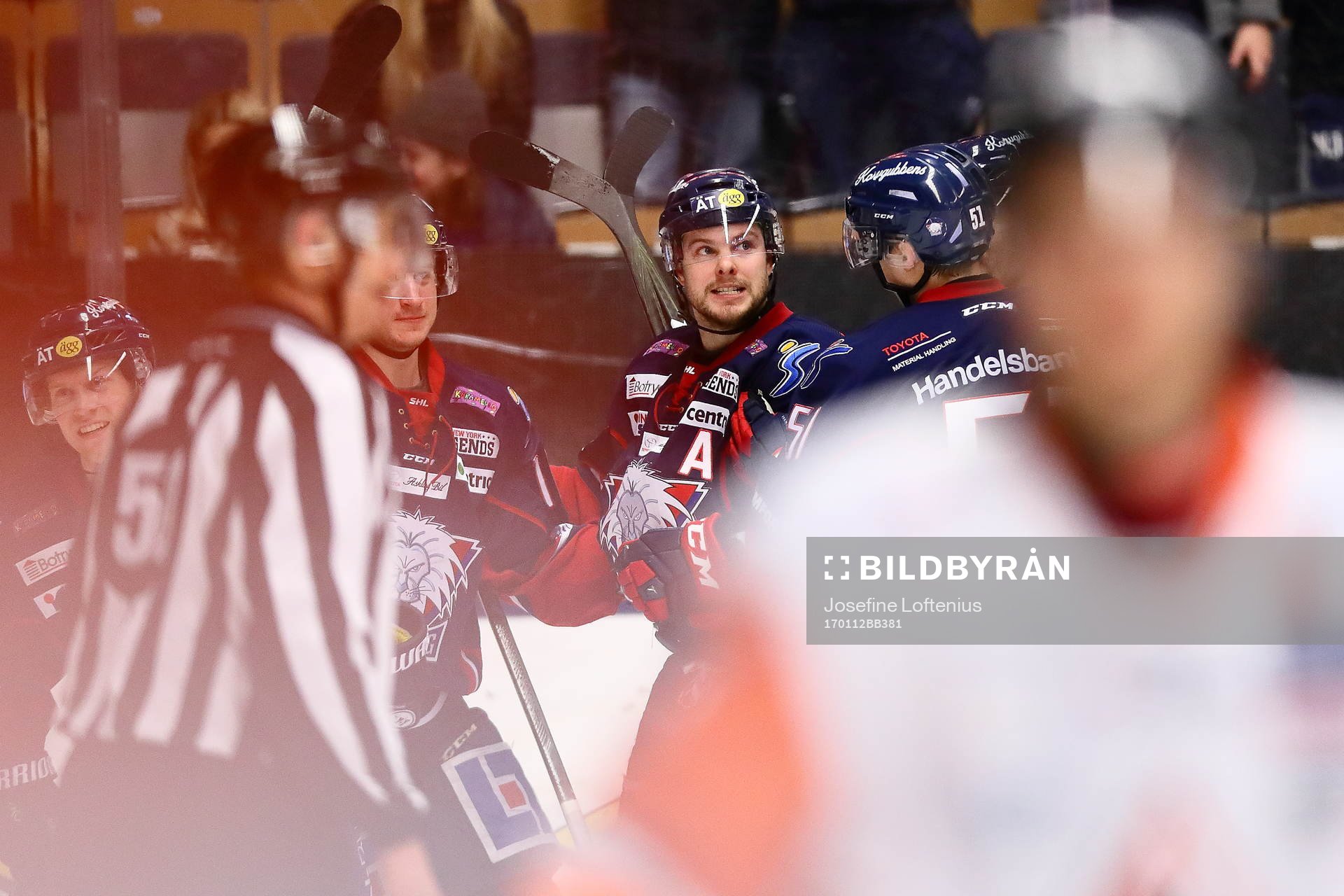 Linköpings Andrew Gordon jublar med Jakob Lilja som precis