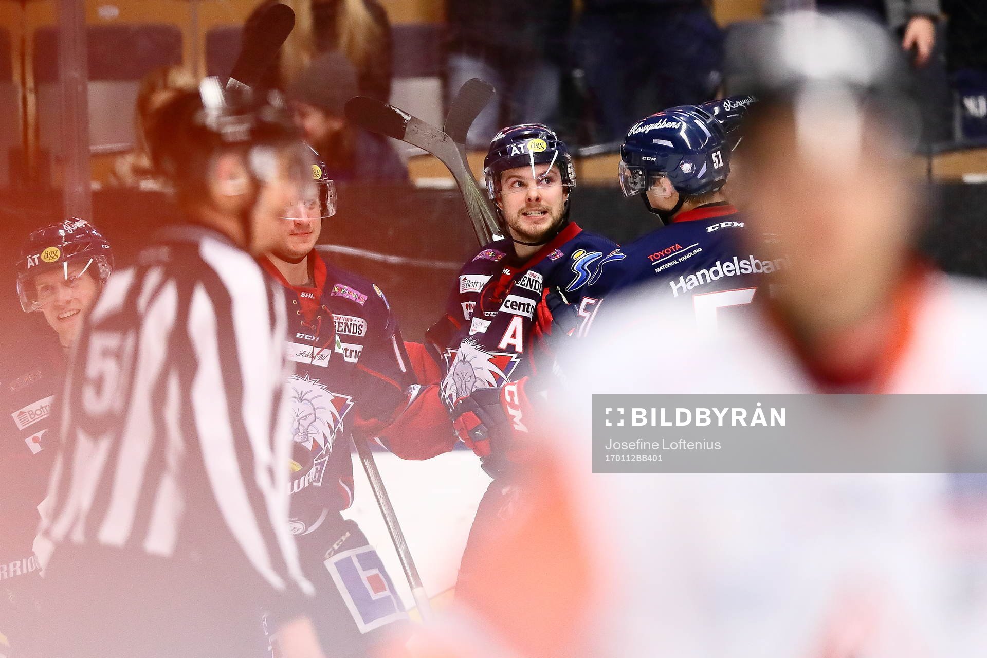 Linköpings Andrew Gordon jublar med Jakob Lilja som precis