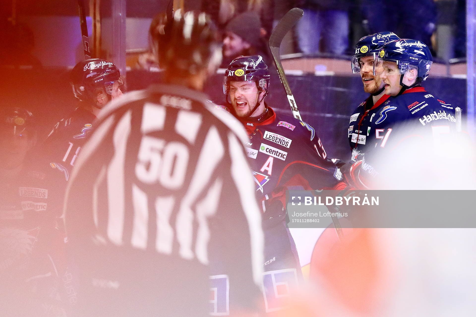 Linköpings Andrew Gordon jublar med Jakob Lilja som precis