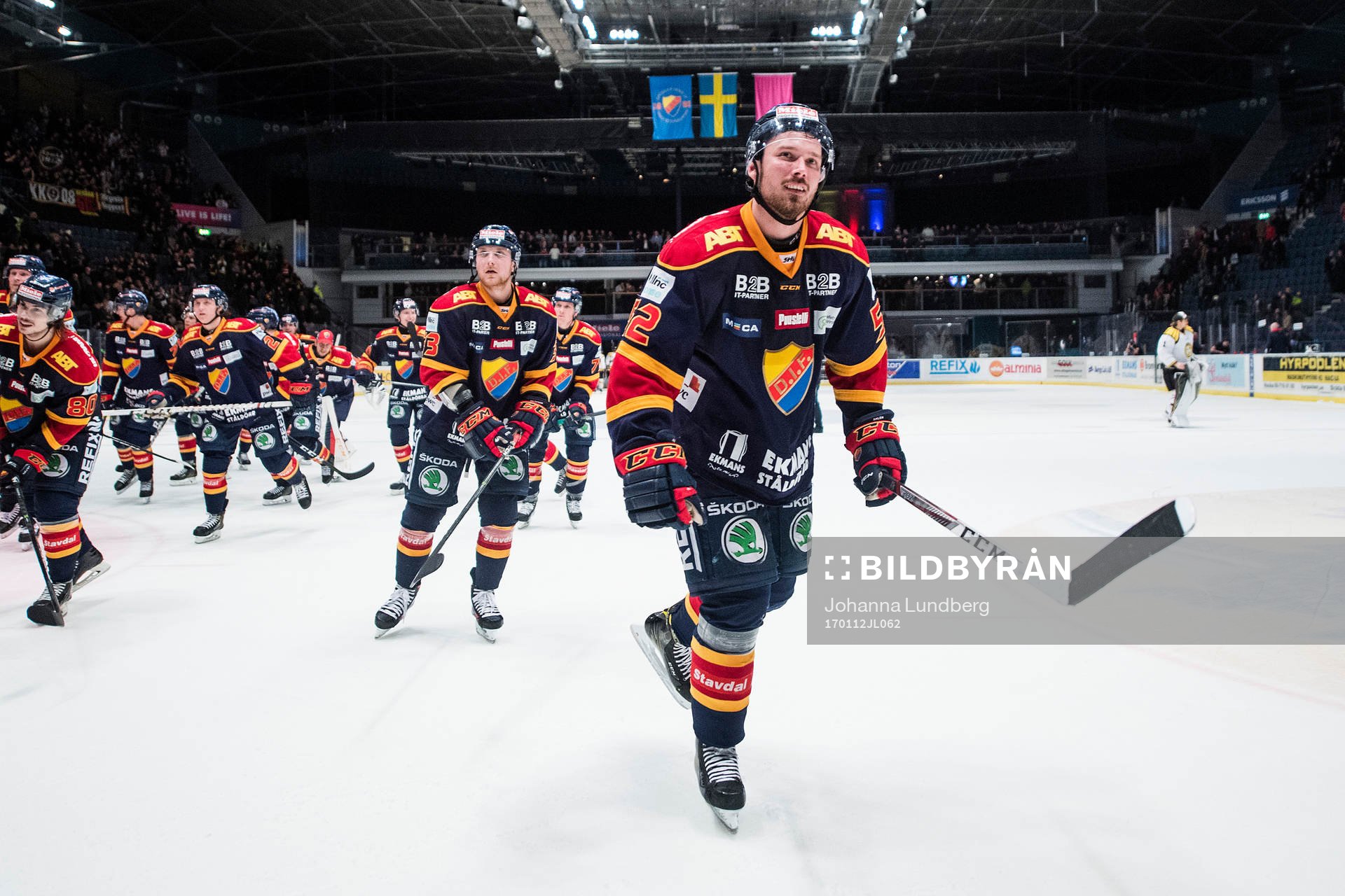 Djurgårdens spelare med Mikael Ahlén längst fram jublar