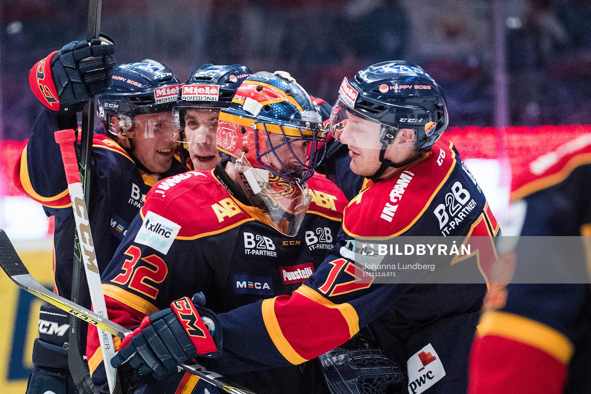 Djurgårdens Henrik Eriksson, målvakt Mikael Tellqvist och
