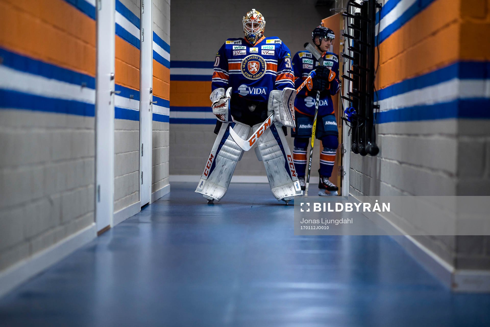 Växjös målvakt Joacim Eriksson före ishockeymatchen i
